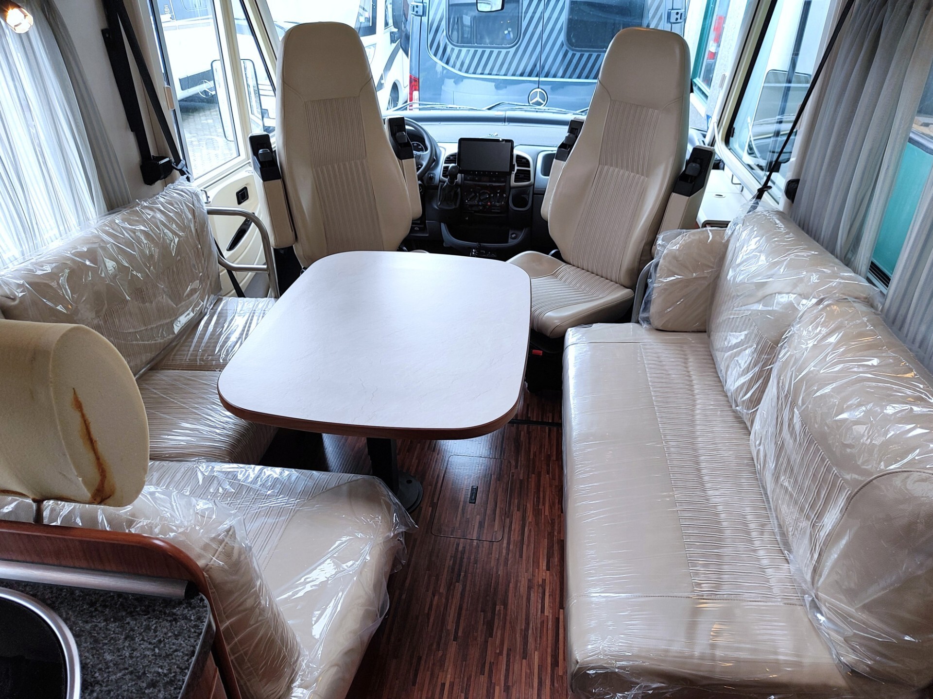 Hymer/eriba B 654 Legend Motorhome con letto alla 