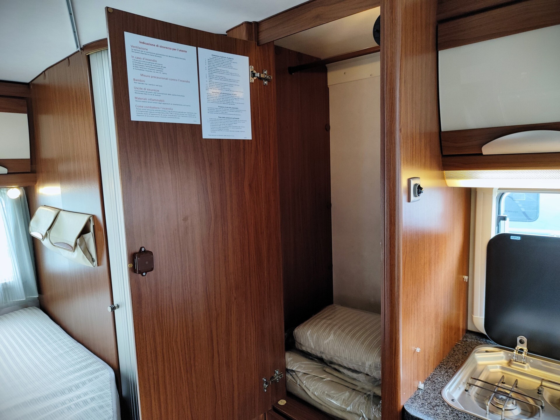 Hymer/eriba B 654 Legend Motorhome con letto alla 
