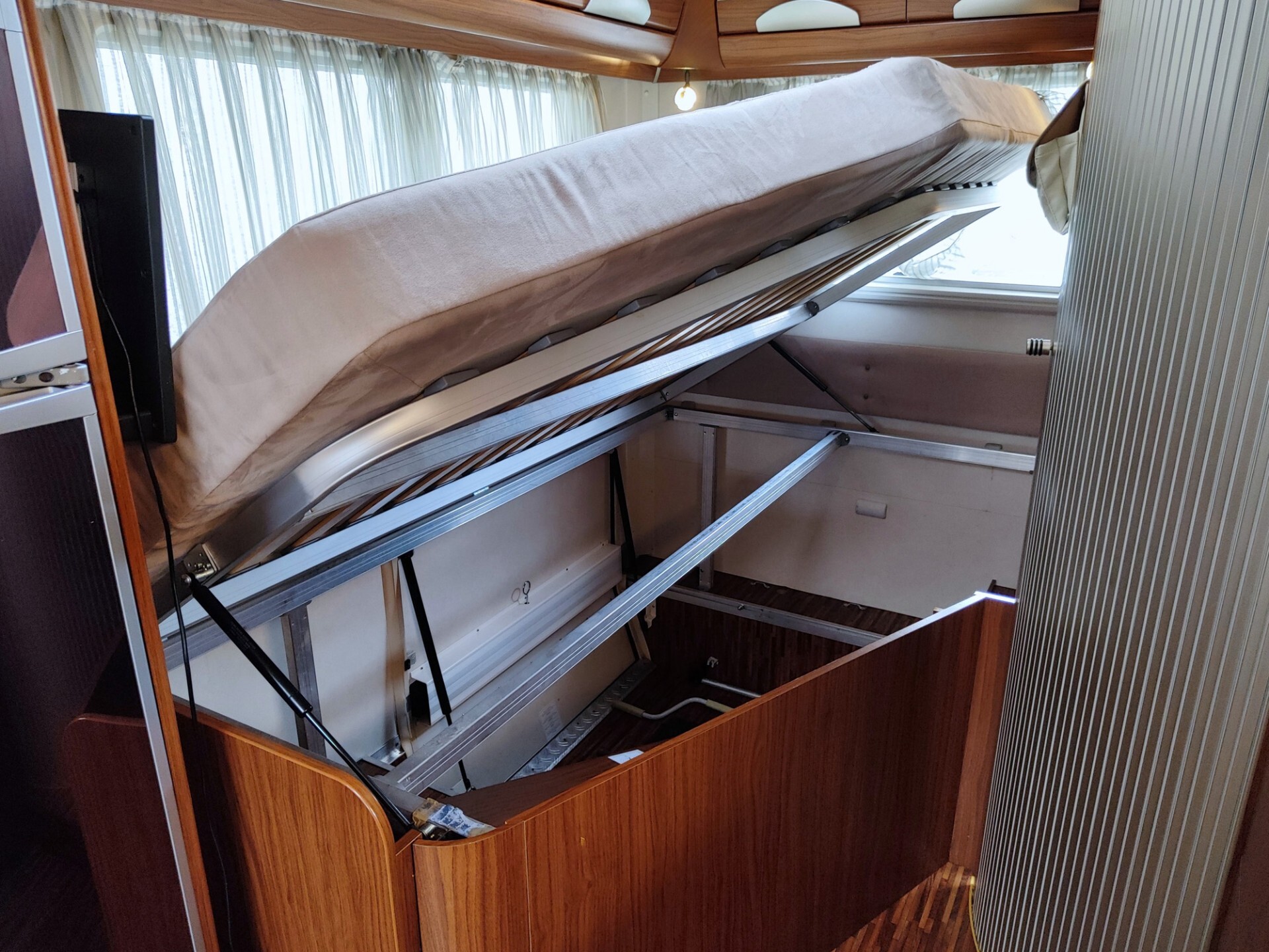 Hymer/eriba B 654 Legend Motorhome con letto alla 