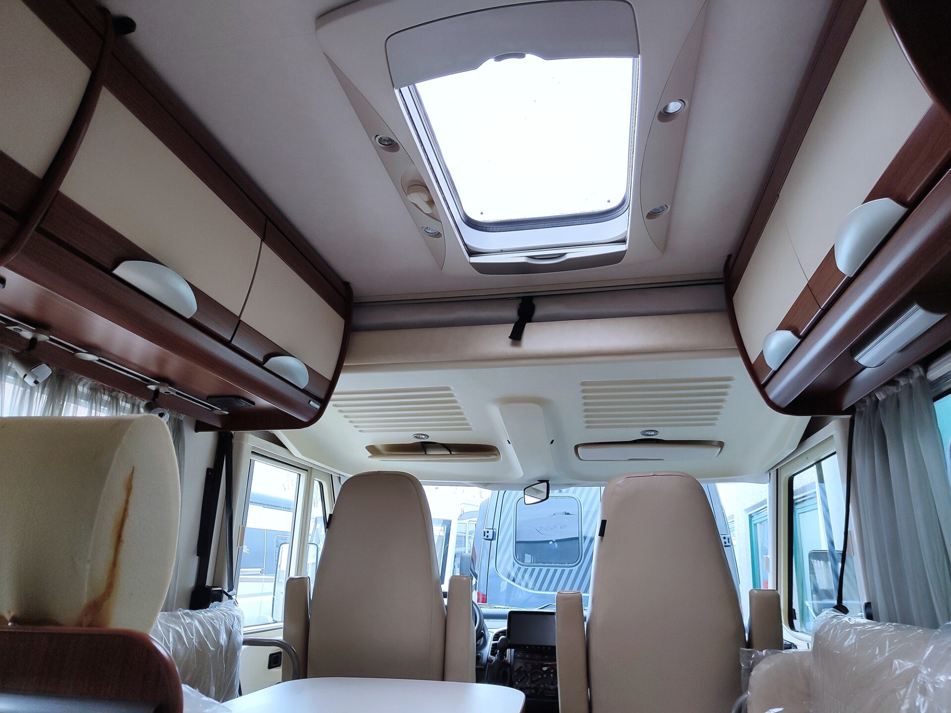 Hymer/eriba B 654 Legend Motorhome con letto alla 