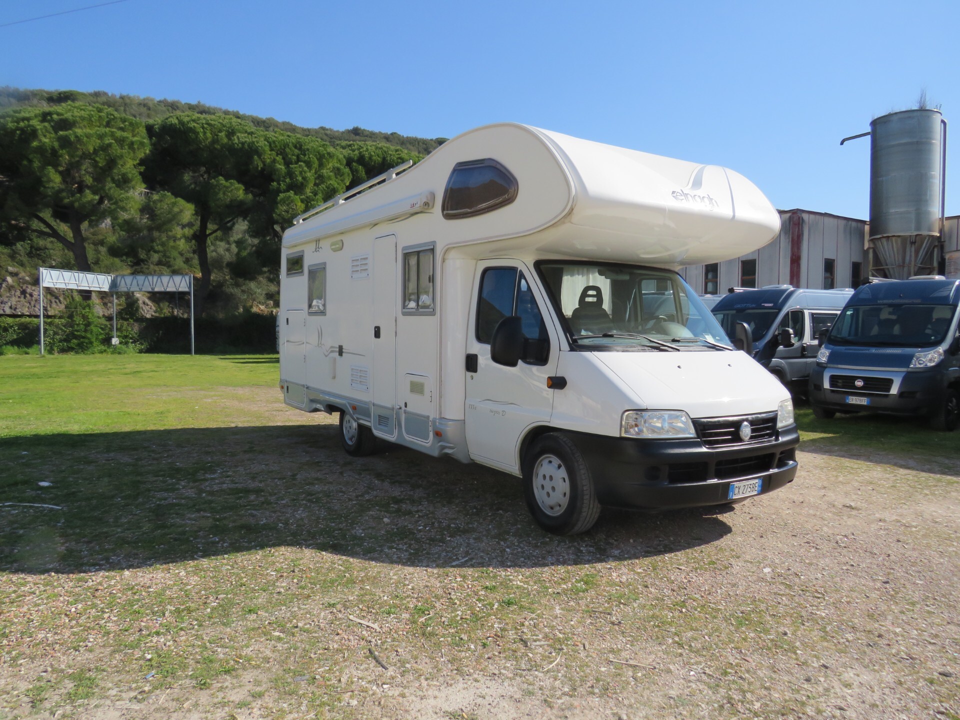 Elnagh Super D 111 C con grande garage