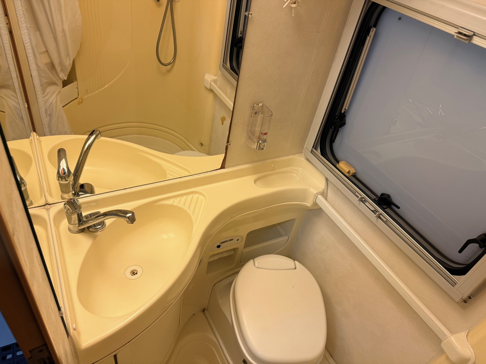 CAMPER MCLOUIS GLEN 560