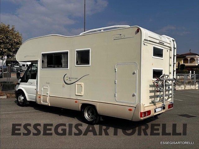 KENTUCKY CORRAL 3 GEMELLATO 137 CV 6 POSTI 664 CM 