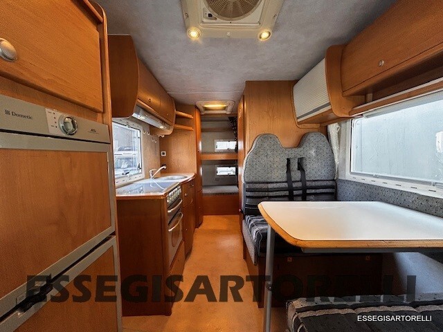 KENTUCKY CORRAL 3 GEMELLATO 137 CV 6 POSTI 664 CM 