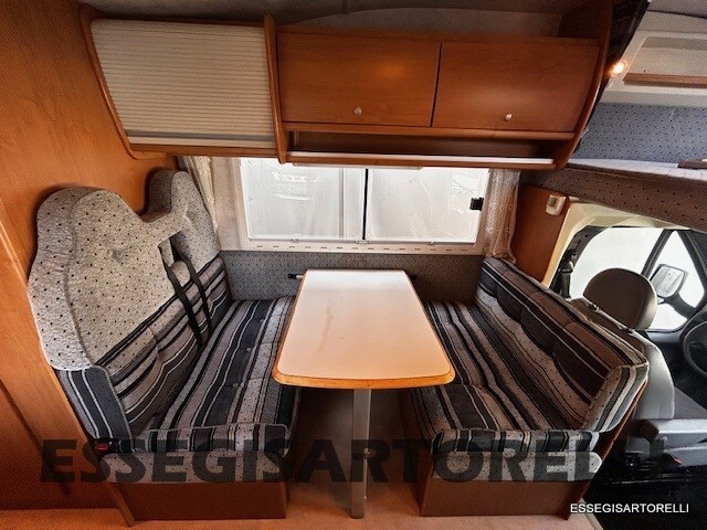 KENTUCKY CORRAL 3 GEMELLATO 137 CV 6 POSTI 664 CM 