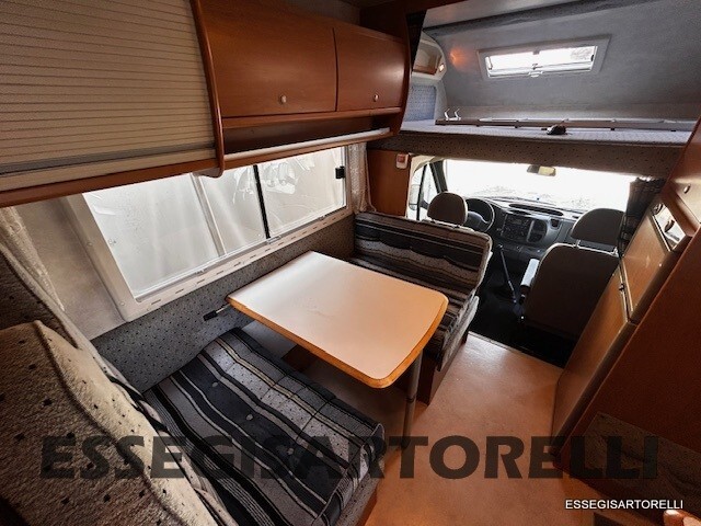 KENTUCKY CORRAL 3 GEMELLATO 137 CV 6 POSTI 664 CM 