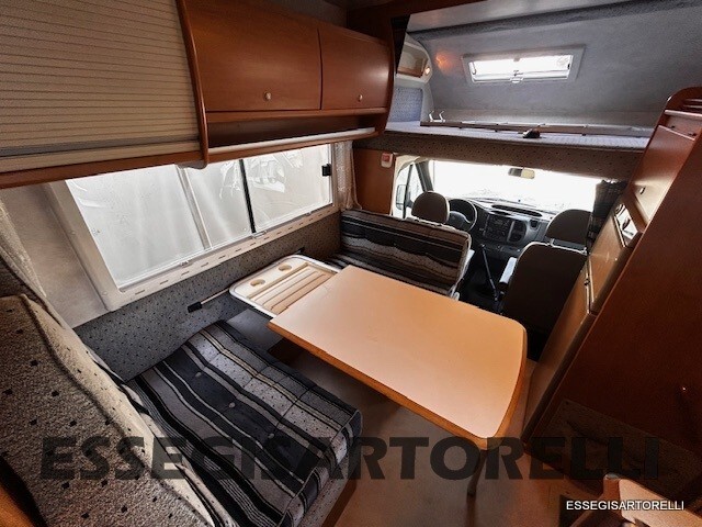 KENTUCKY CORRAL 3 GEMELLATO 137 CV 6 POSTI 664 CM 