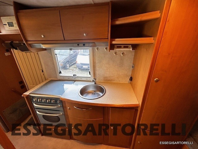 KENTUCKY CORRAL 3 GEMELLATO 137 CV 6 POSTI 664 CM 