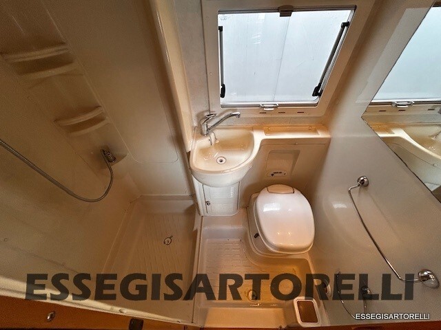 KENTUCKY CORRAL 3 GEMELLATO 137 CV 6 POSTI 664 CM 