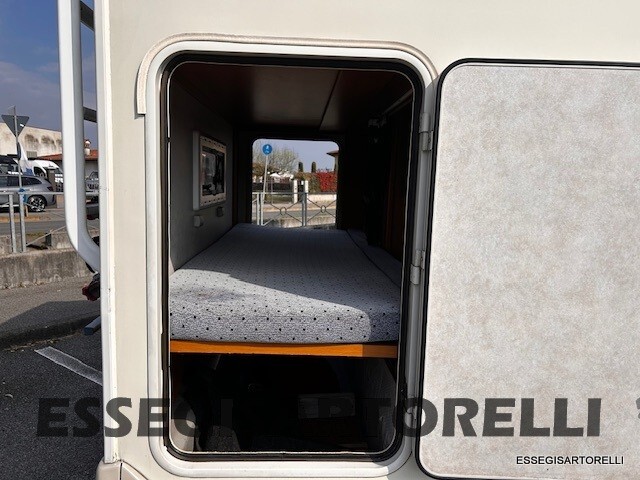 KENTUCKY CORRAL 3 GEMELLATO 137 CV 6 POSTI 664 CM 