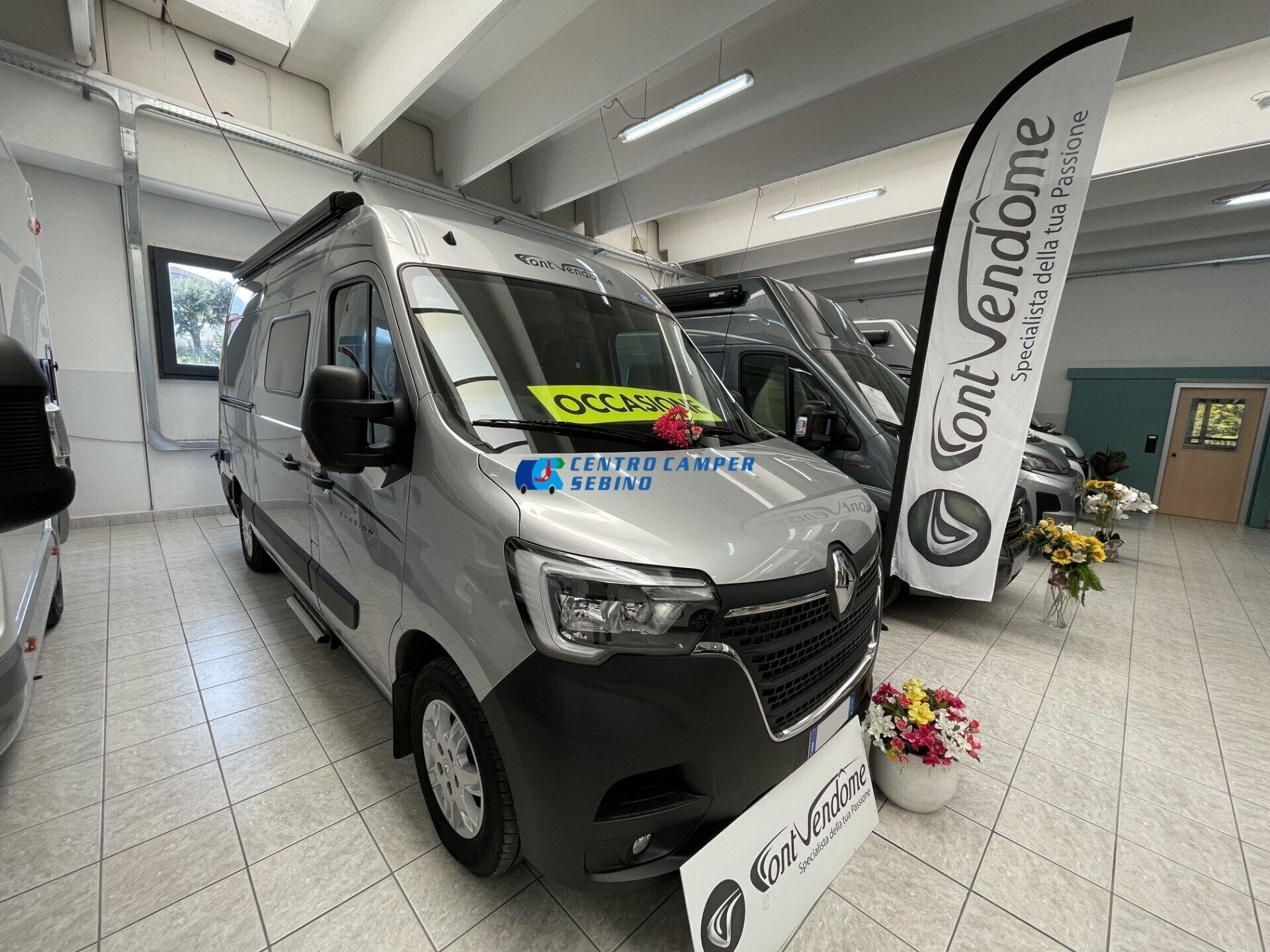 Font Vendôme Master Van XS campervan 5,54m 3 posti