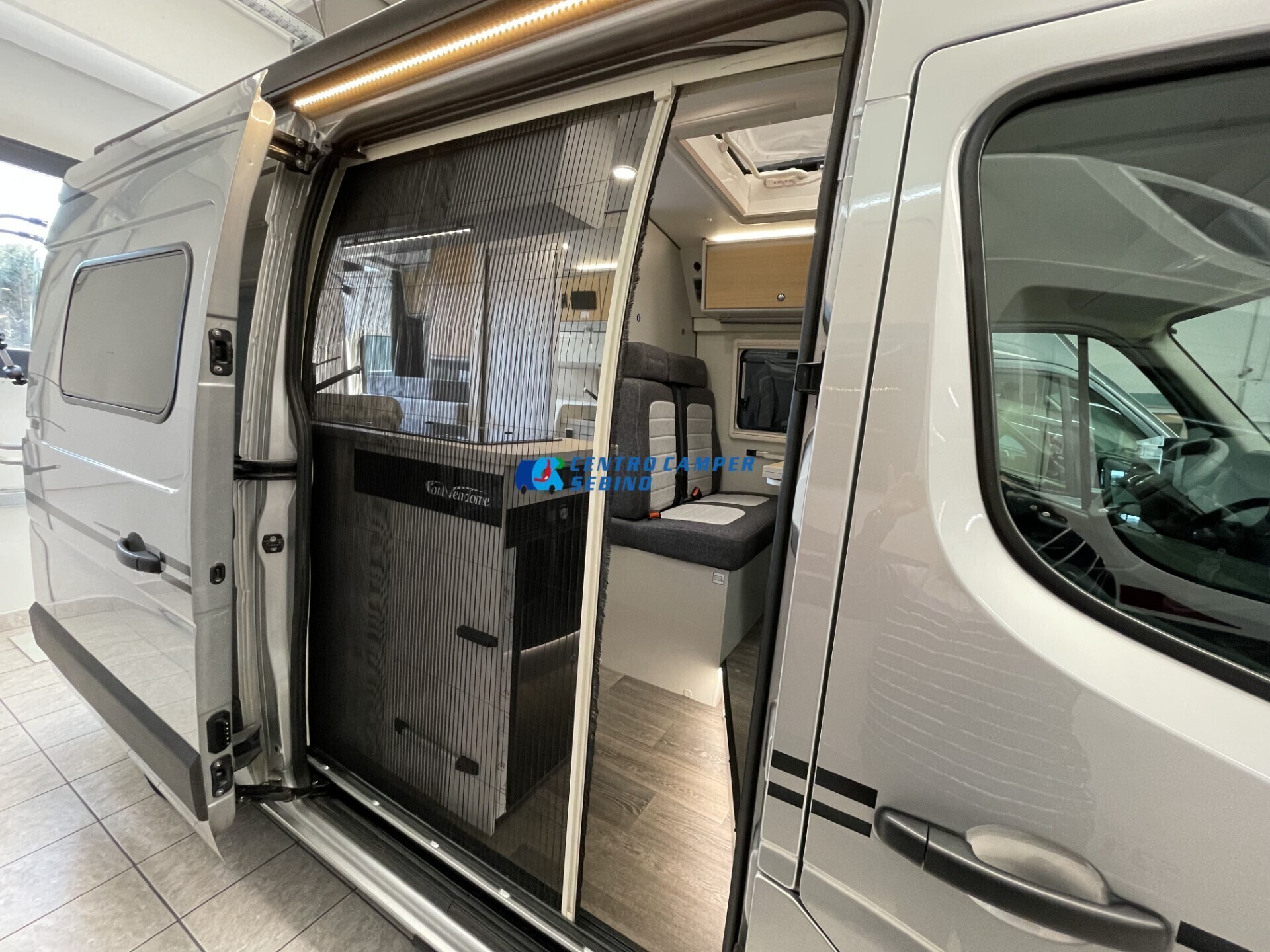 Font Vendôme Master Van XS campervan 5,54m 3 posti
