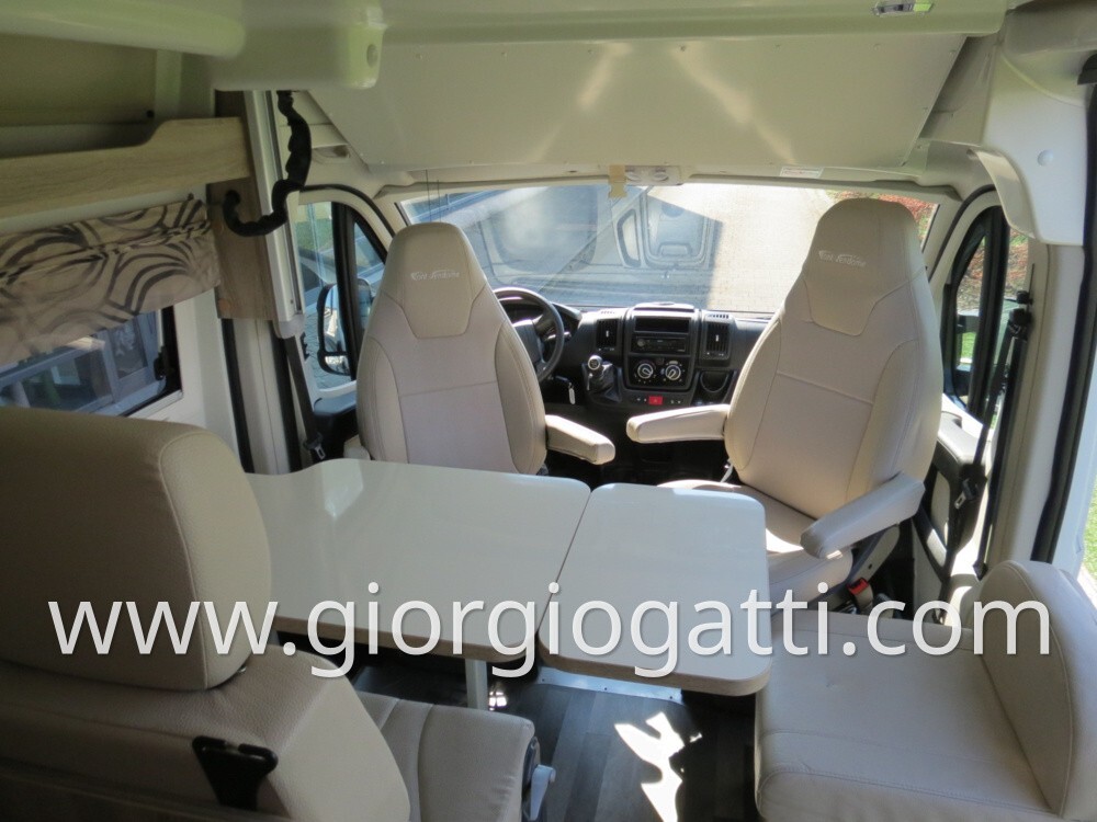 CAMPER PURO FONT VENDOME H 307 VAN CON LETTO BASCU