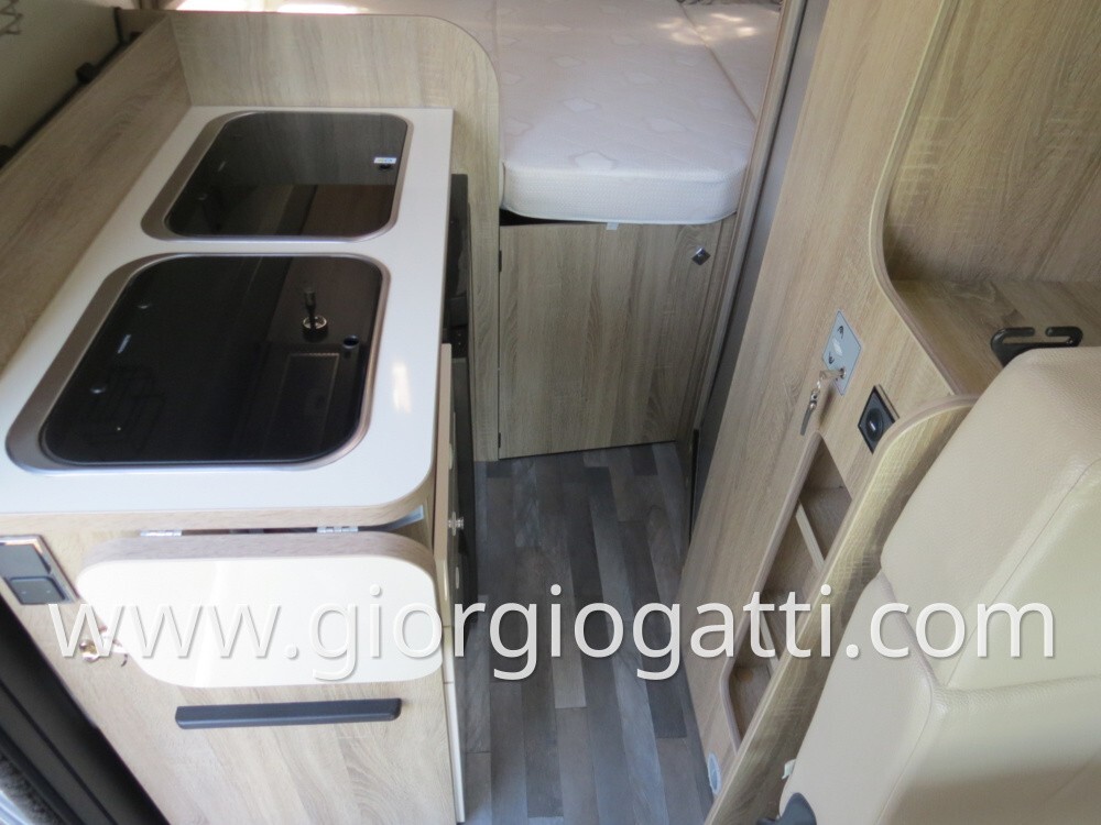 CAMPER PURO FONT VENDOME H 307 VAN CON LETTO BASCU