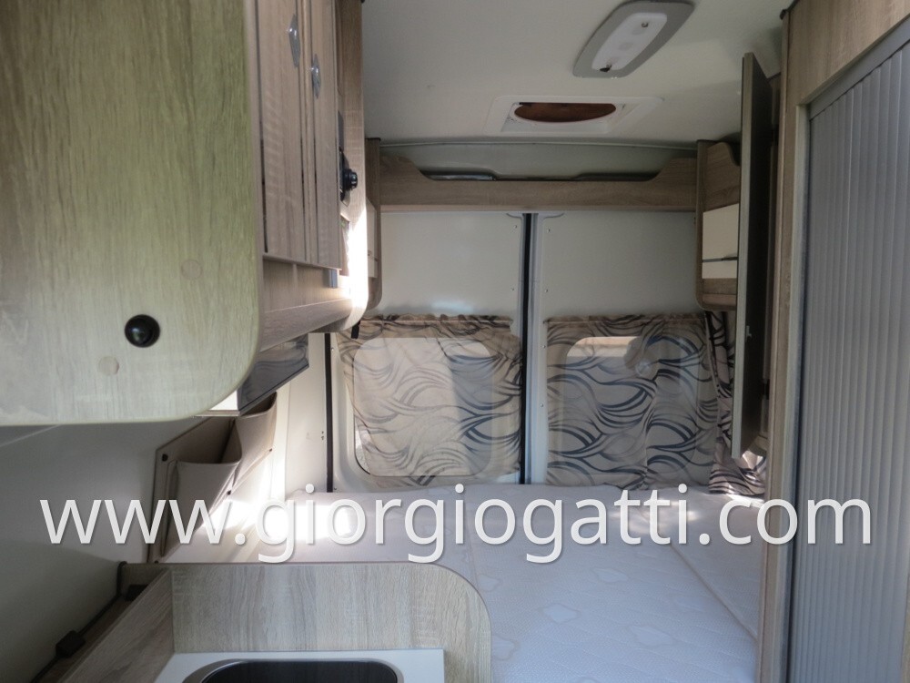 CAMPER PURO FONT VENDOME H 307 VAN CON LETTO BASCU