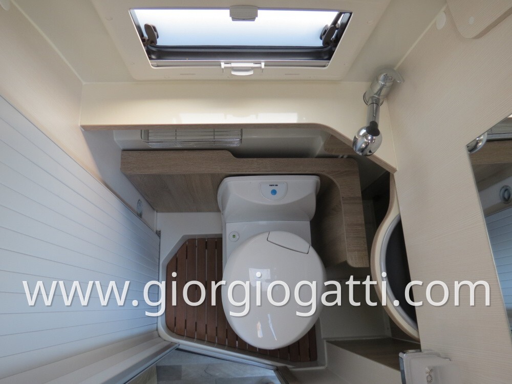 CAMPER PURO FONT VENDOME H 307 VAN CON LETTO BASCU