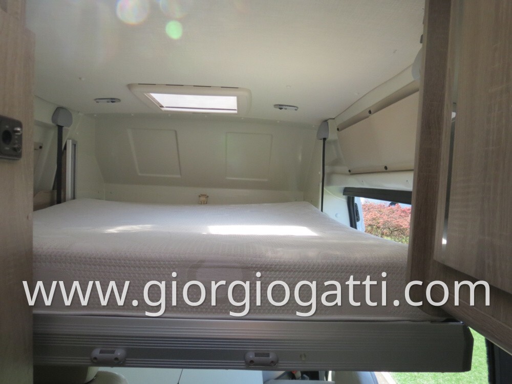CAMPER PURO FONT VENDOME H 307 VAN CON LETTO BASCU