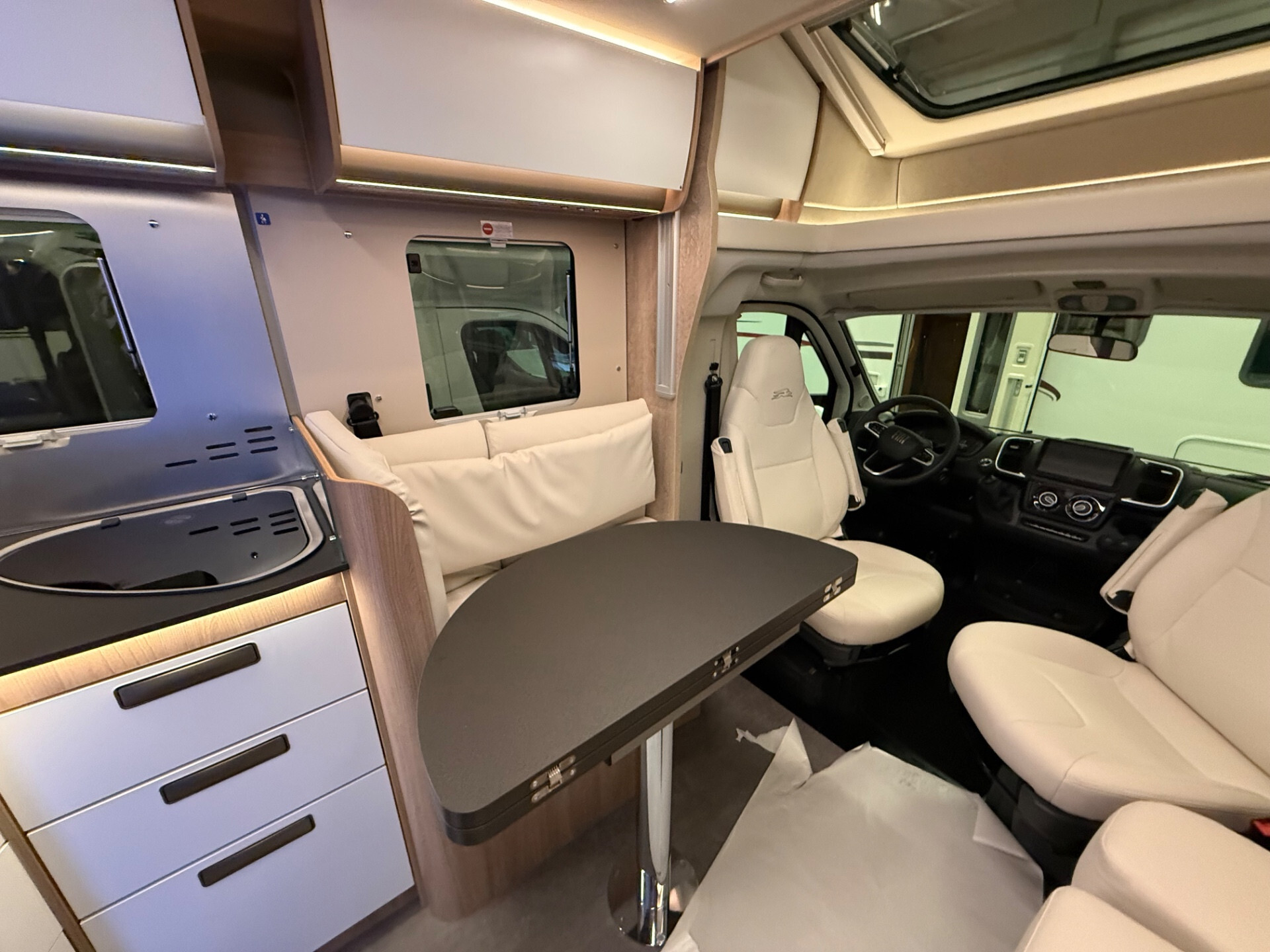 LAIKA ECOVIP L 4012 7.40 NAUTICO SUPER ACCESSORIAT