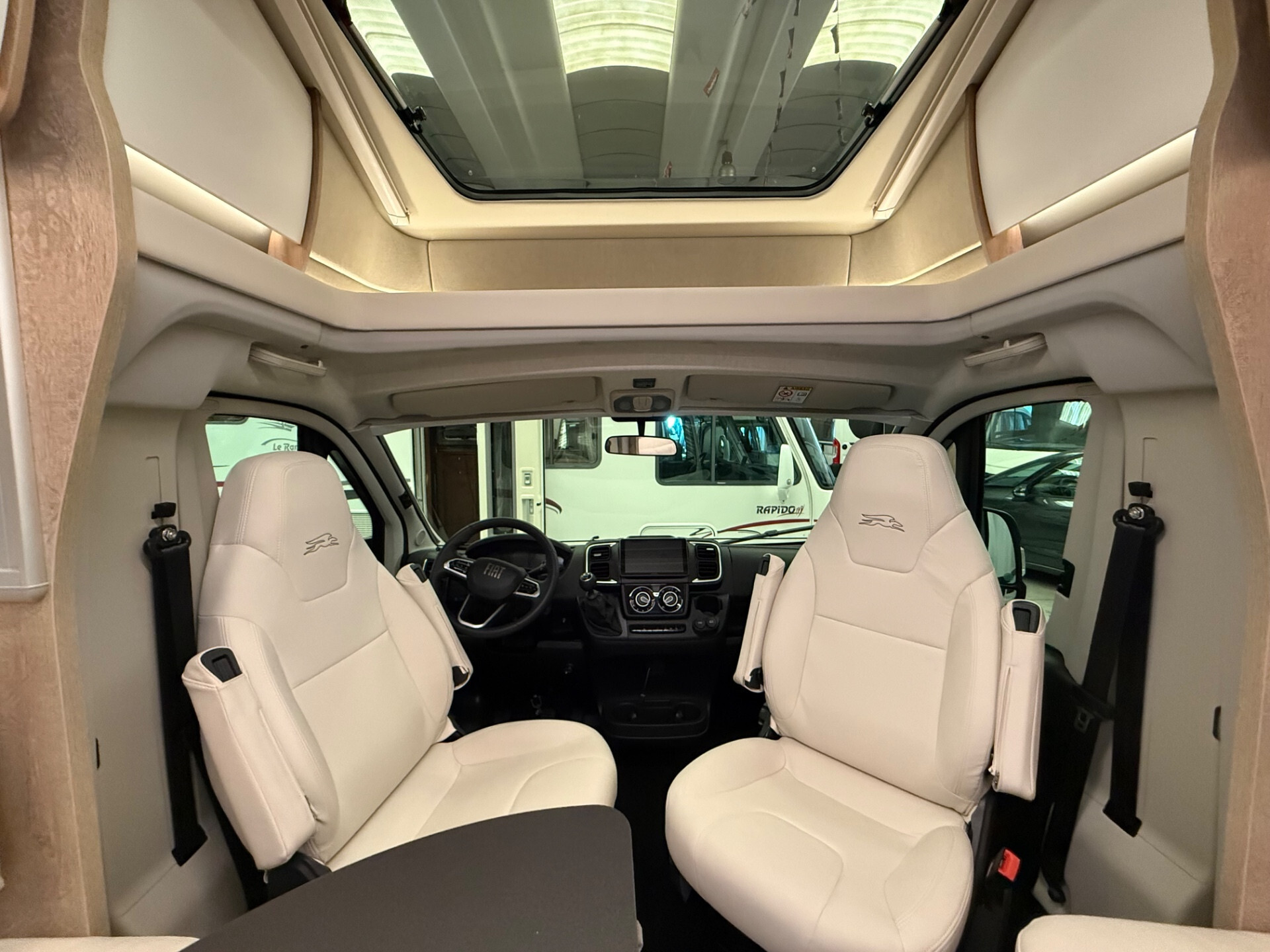 LAIKA ECOVIP L 4012 7.40 NAUTICO SUPER ACCESSORIAT