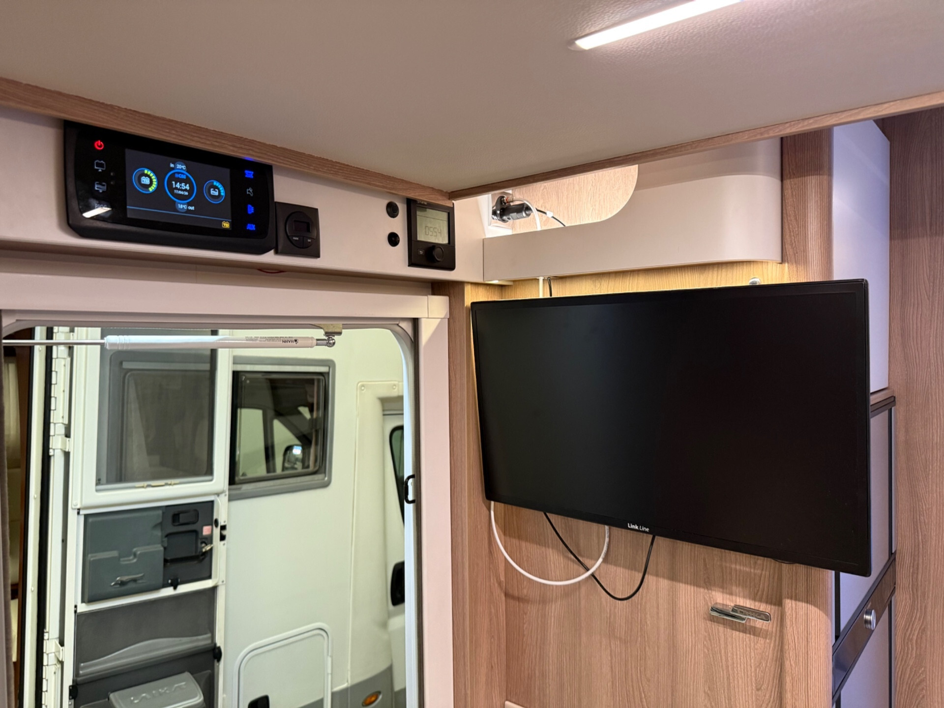 LAIKA ECOVIP L 4012 7.40 NAUTICO SUPER ACCESSORIAT