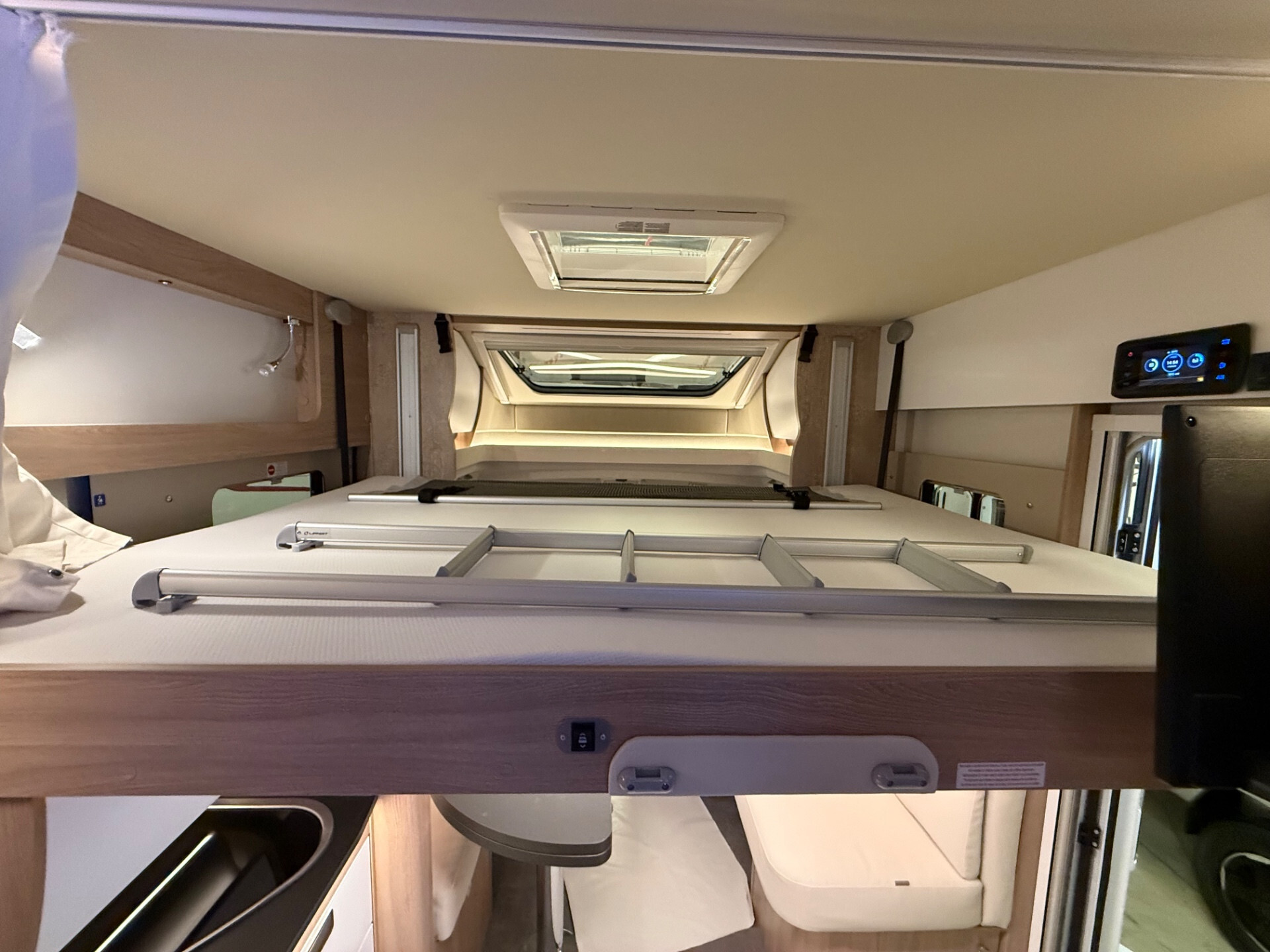 LAIKA ECOVIP L 4012 7.40 NAUTICO SUPER ACCESSORIAT