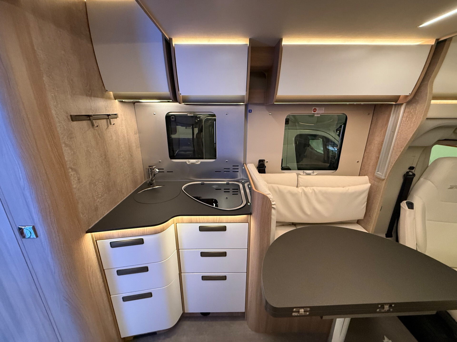 LAIKA ECOVIP L 4012 7.40 NAUTICO SUPER ACCESSORIAT