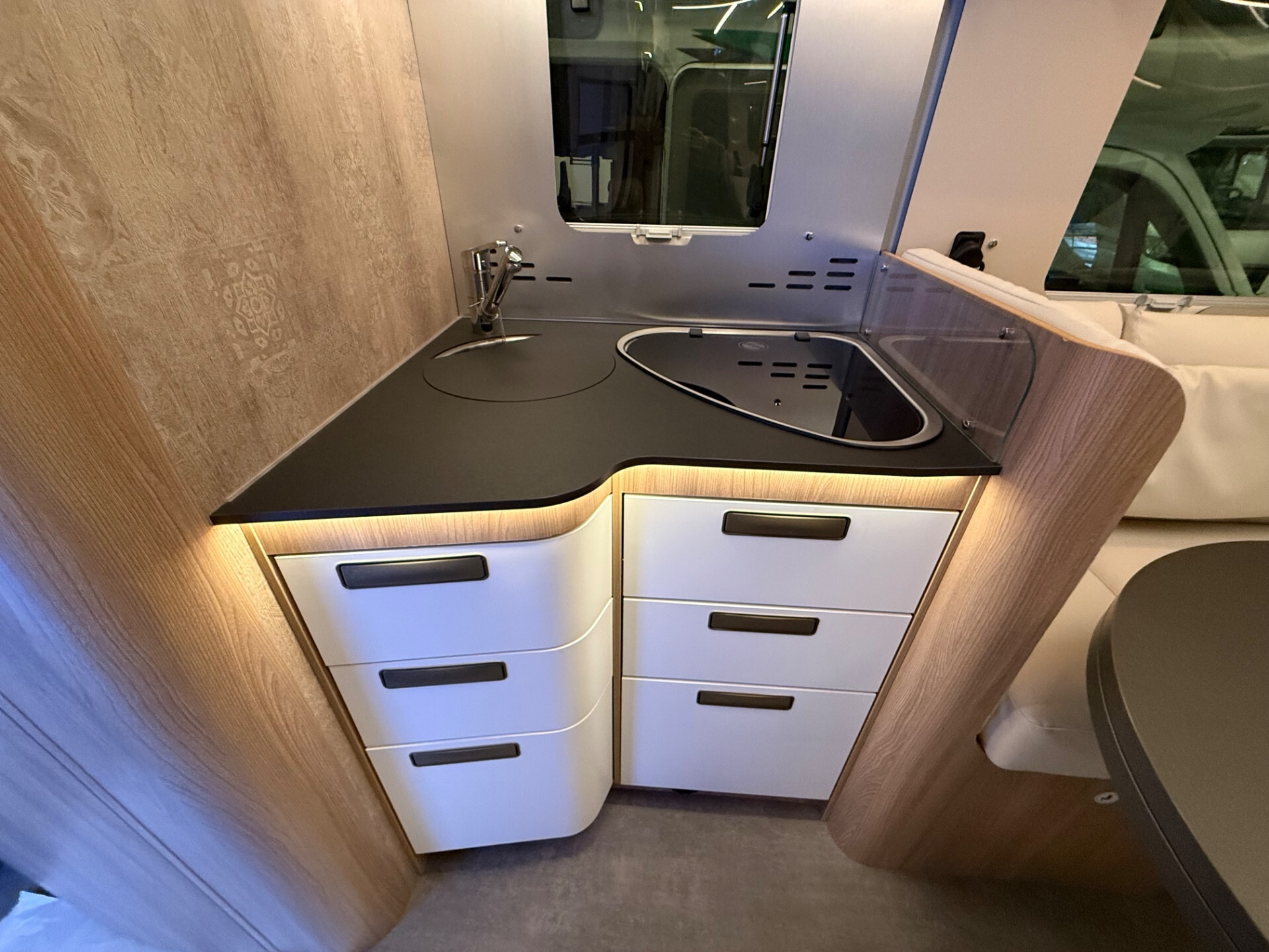 LAIKA ECOVIP L 4012 7.40 NAUTICO SUPER ACCESSORIAT