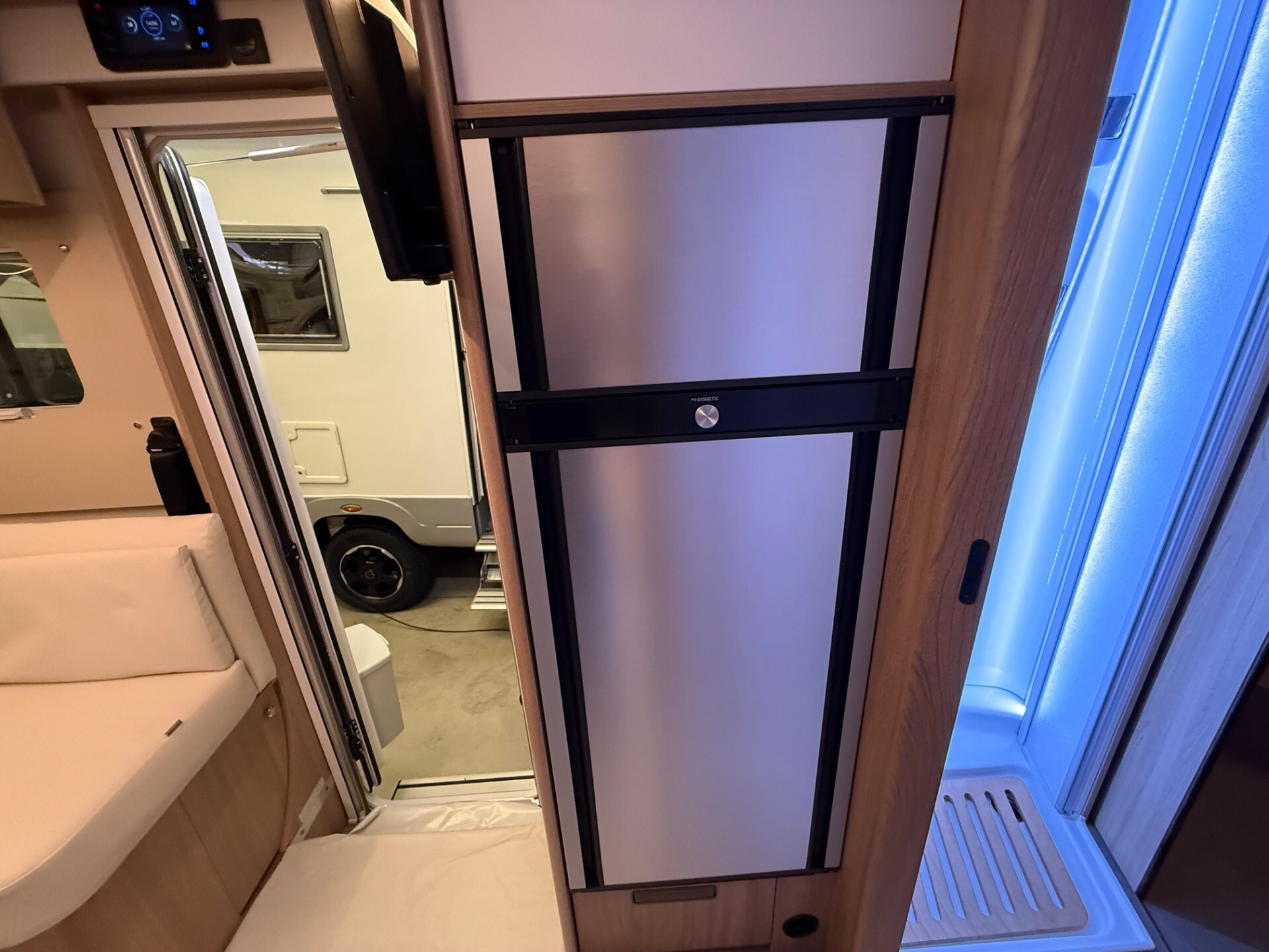 LAIKA ECOVIP L 4012 7.40 NAUTICO SUPER ACCESSORIAT