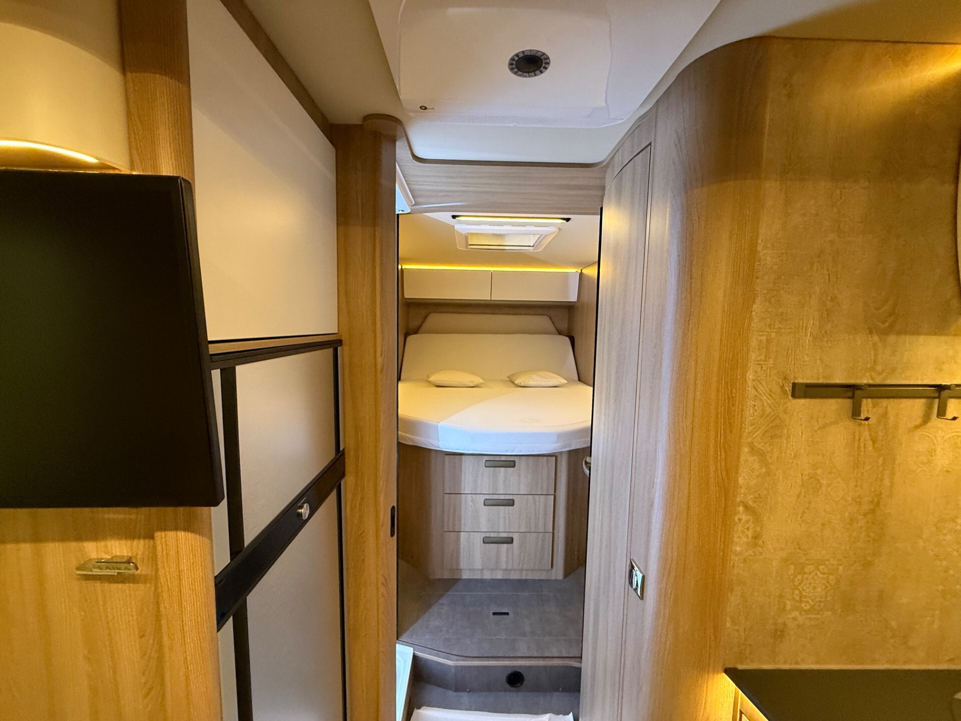 LAIKA ECOVIP L 4012 7.40 NAUTICO SUPER ACCESSORIAT