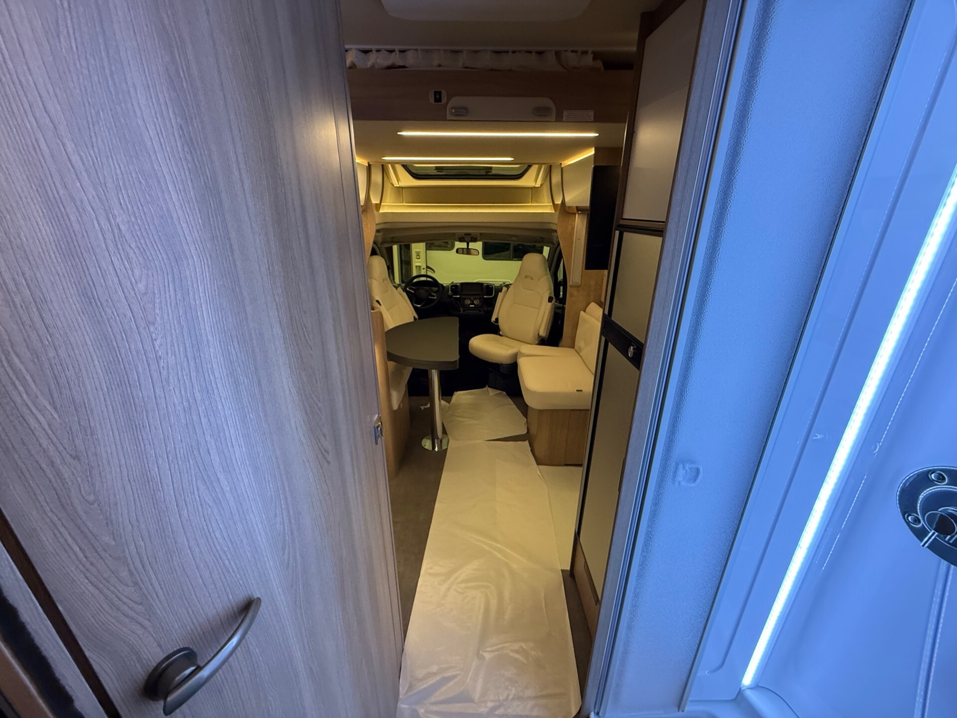 LAIKA ECOVIP L 4012 7.40 NAUTICO SUPER ACCESSORIAT