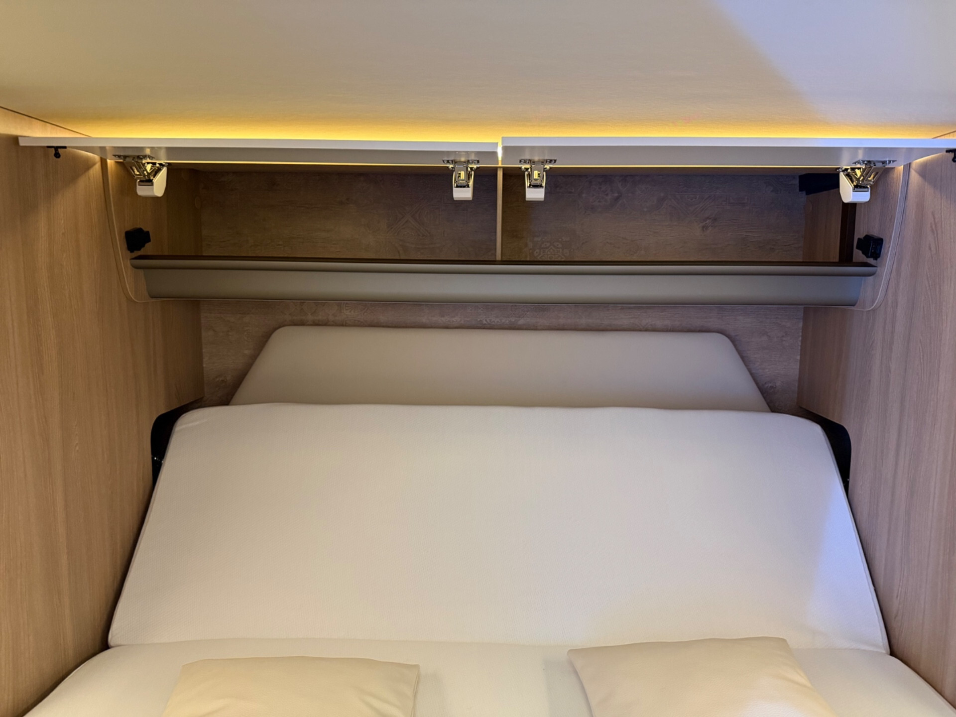 LAIKA ECOVIP L 4012 7.40 NAUTICO SUPER ACCESSORIAT