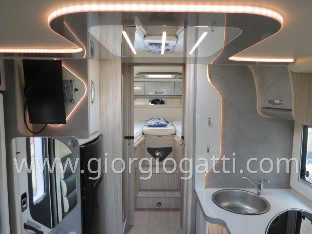 CAMPER SEMINTEGRALE ELNAGH T-LOFT 532 70*ANNIVERSA