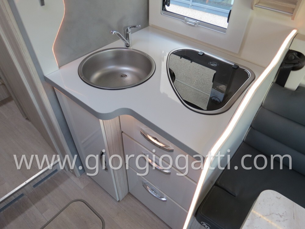 CAMPER SEMINTEGRALE ELNAGH T-LOFT 532 70*ANNIVERSA