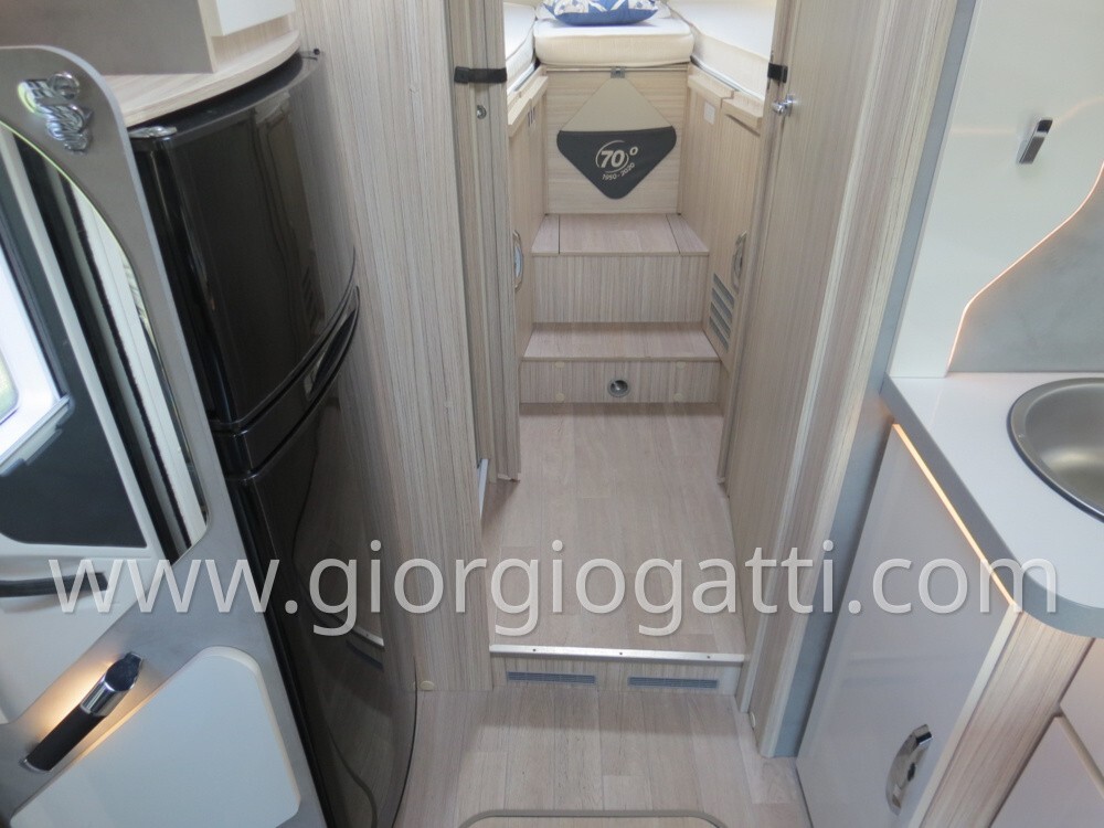 CAMPER SEMINTEGRALE ELNAGH T-LOFT 532 70*ANNIVERSA