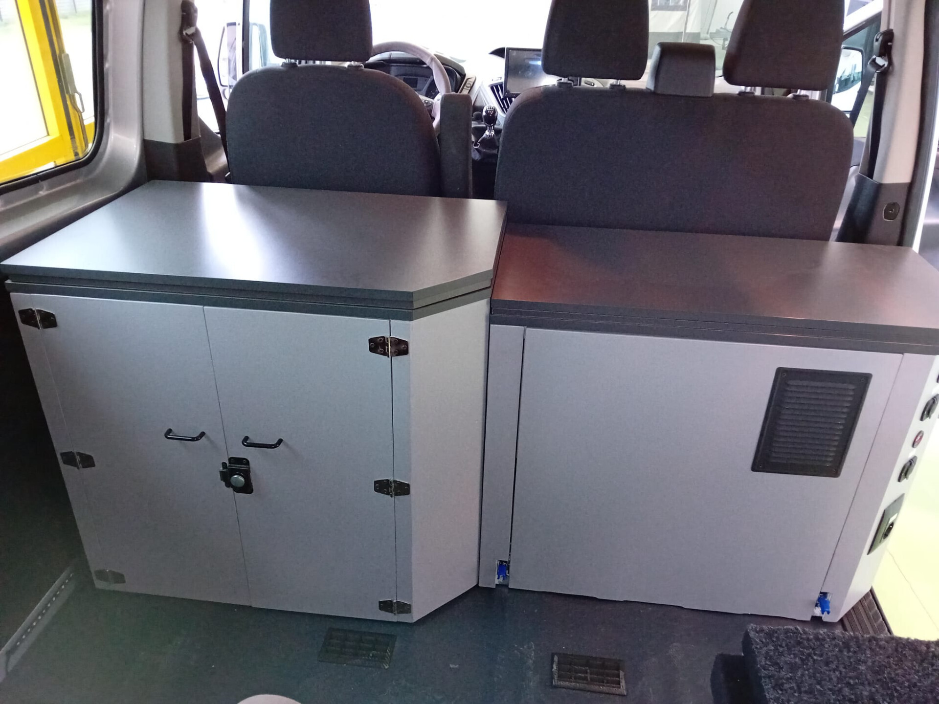 Ford allestimento mini van