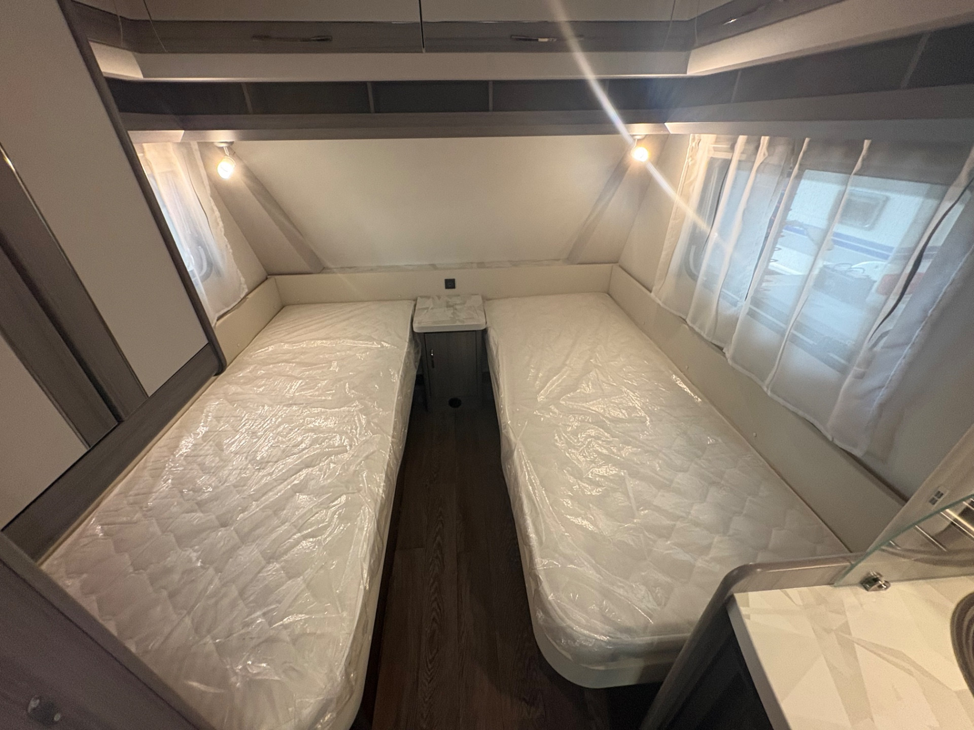 Hobby Ontour 460 ul-posti 4-Mover-veranda