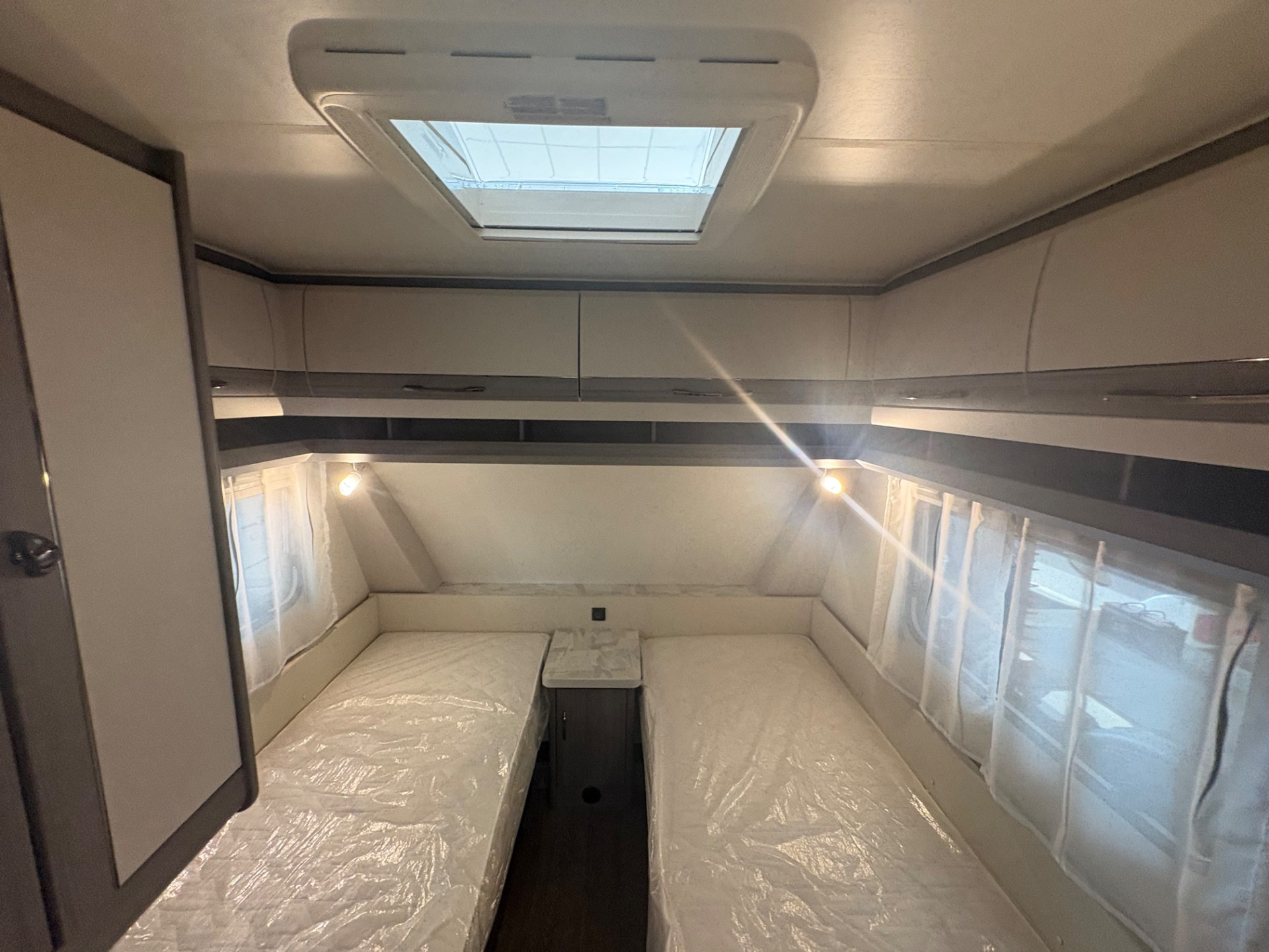 Hobby Ontour 460 ul-posti 4-Mover-veranda