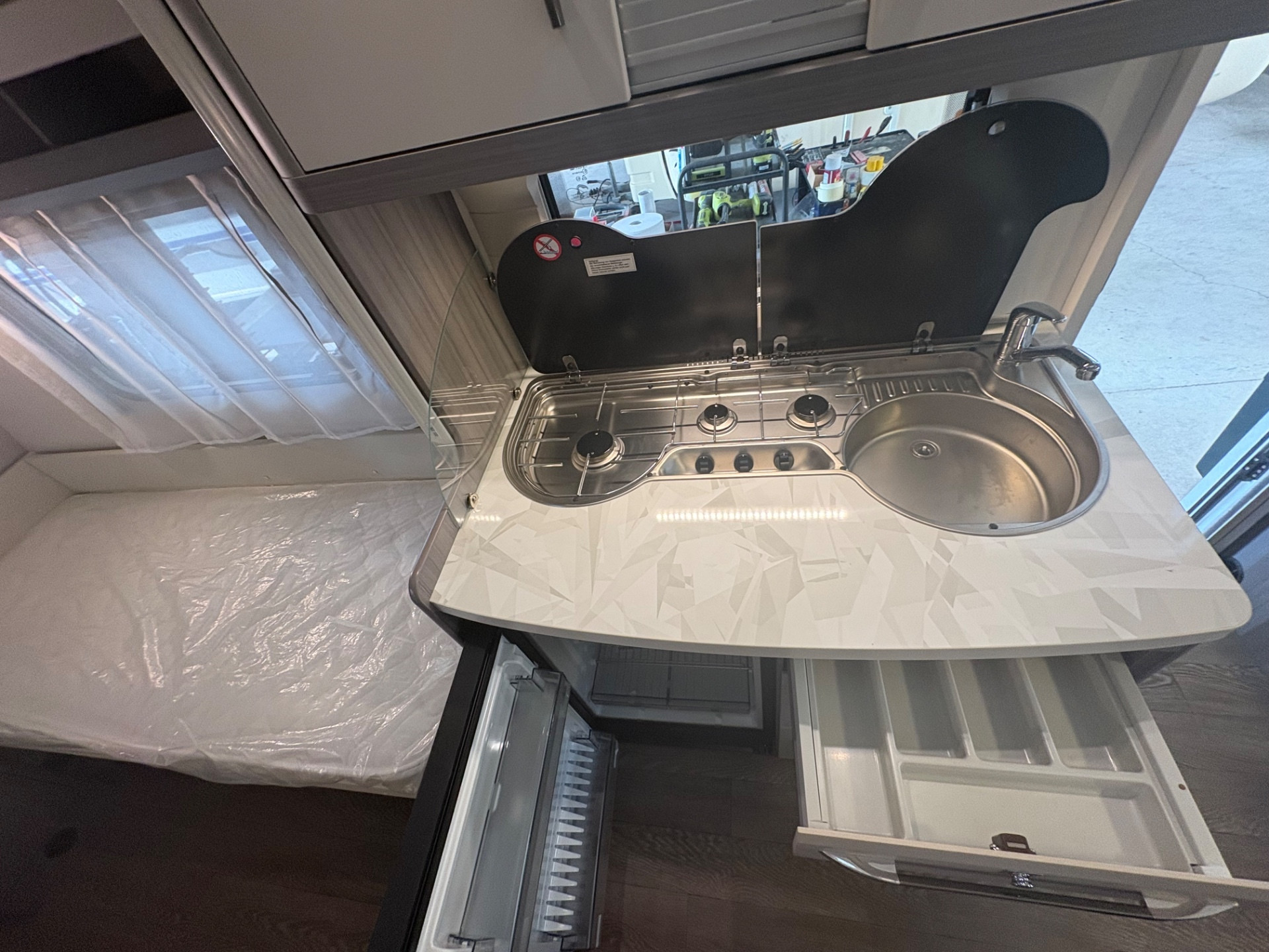 Hobby Ontour 460 ul-posti 4-Mover-veranda