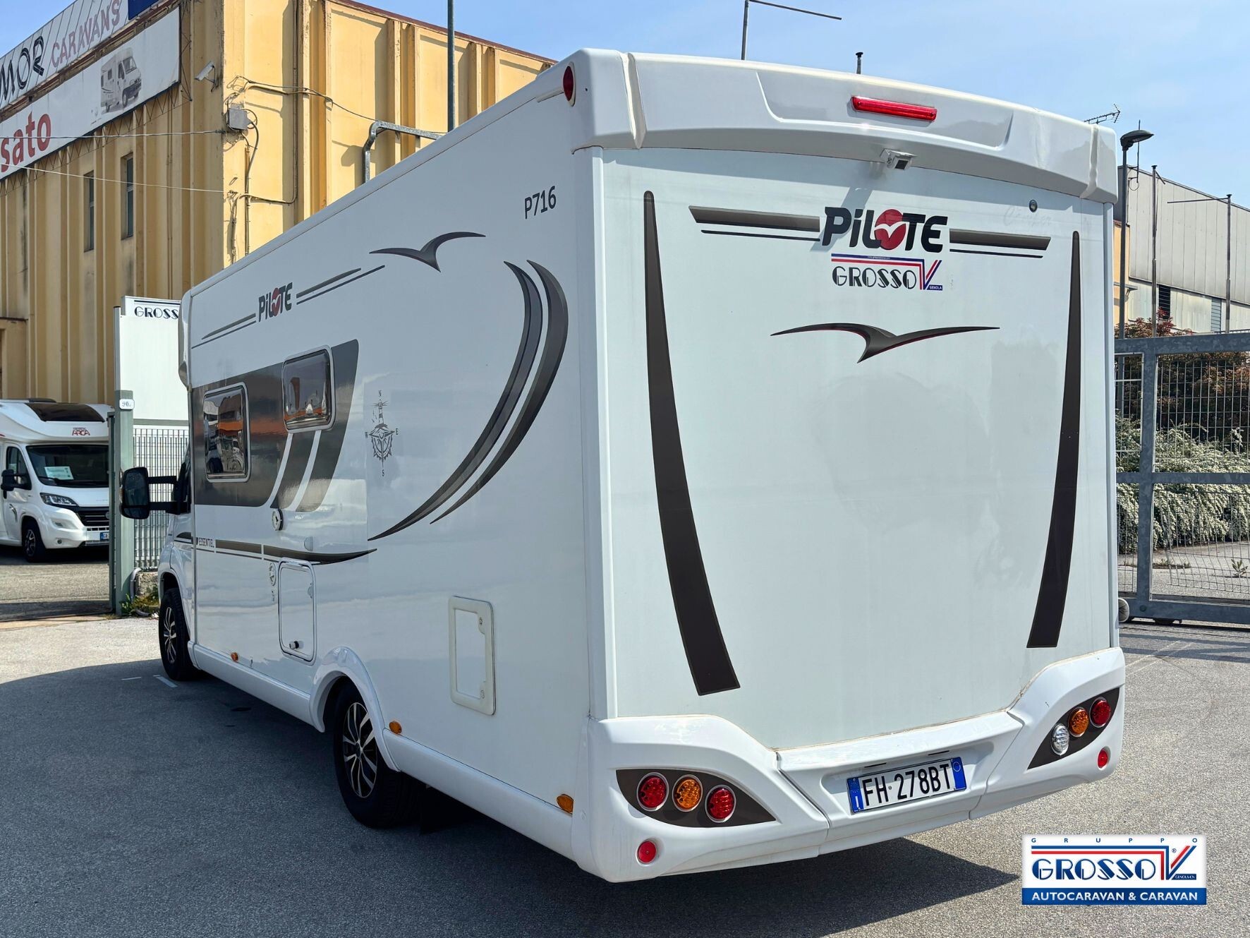 Pilote ESSENTIAL P 716