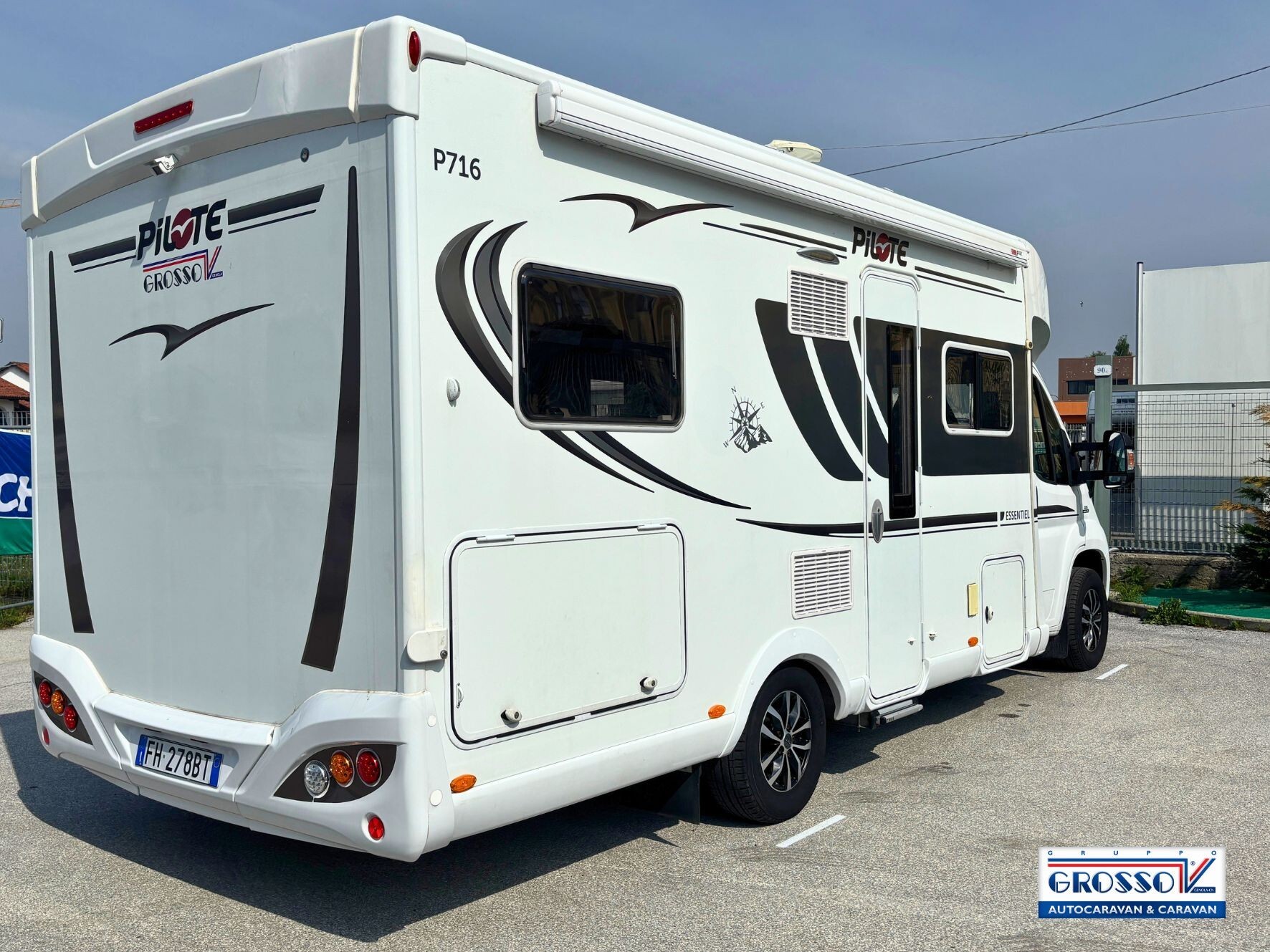 Pilote ESSENTIAL P 716