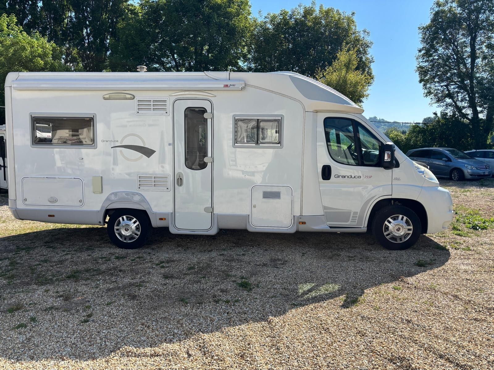 Roller Team Granduca 255P camper