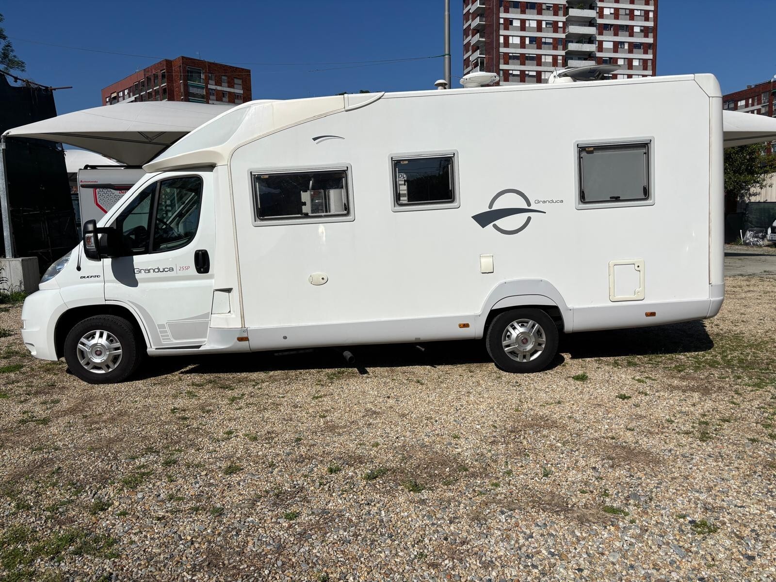 Roller Team Granduca 255P camper