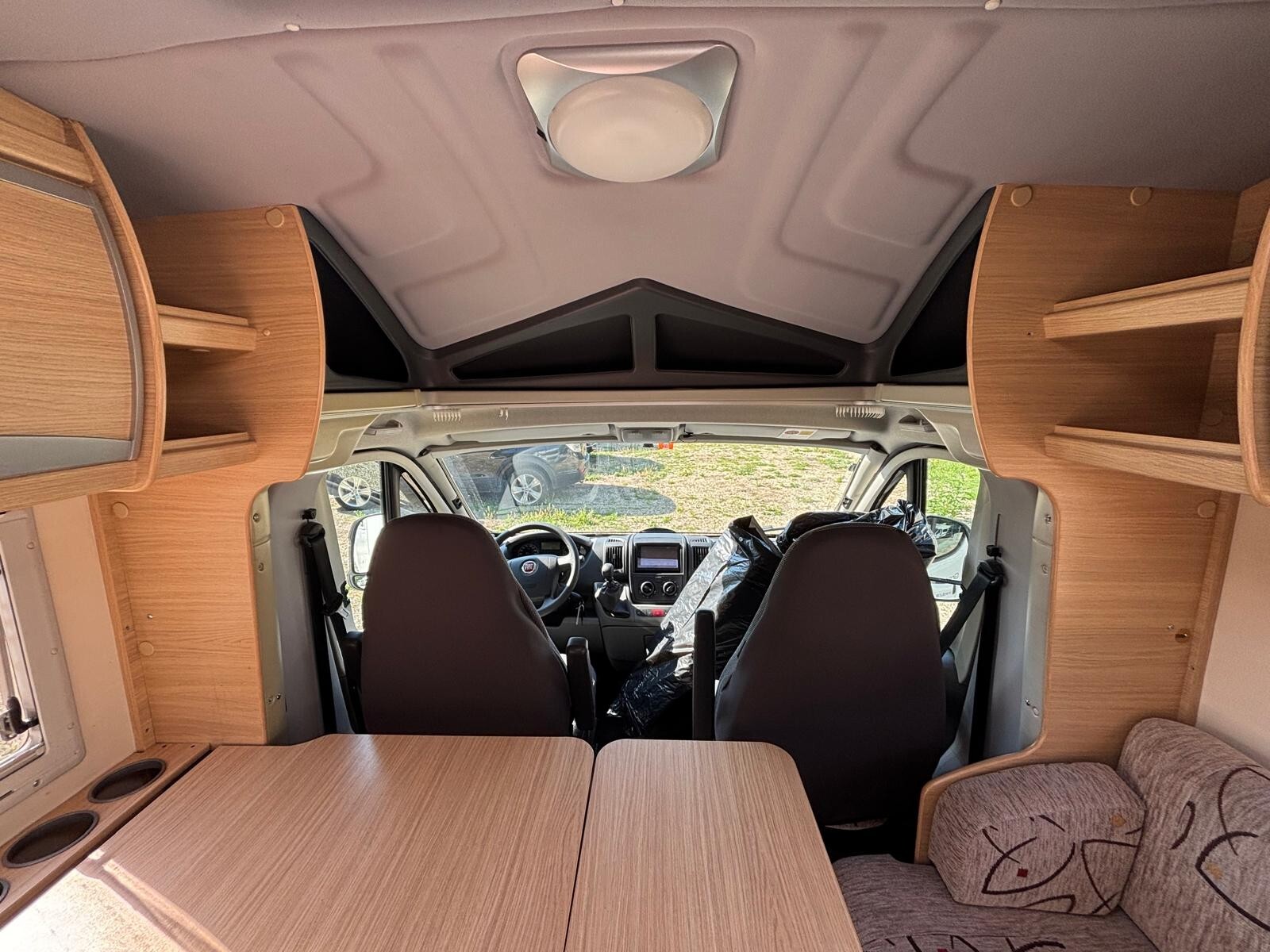 Roller Team Granduca 255P camper