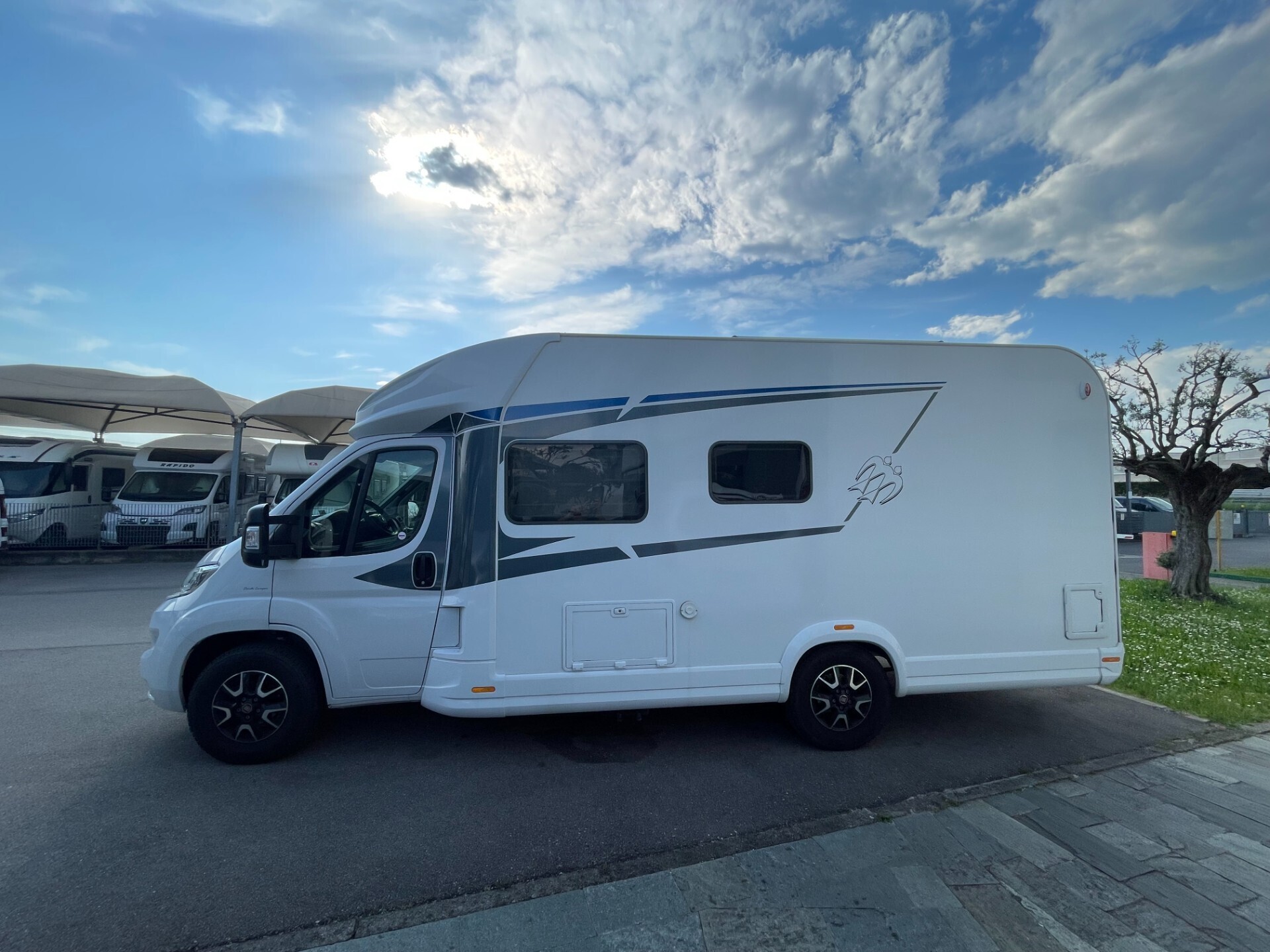 Knaus LIVE WAVE 650 MF