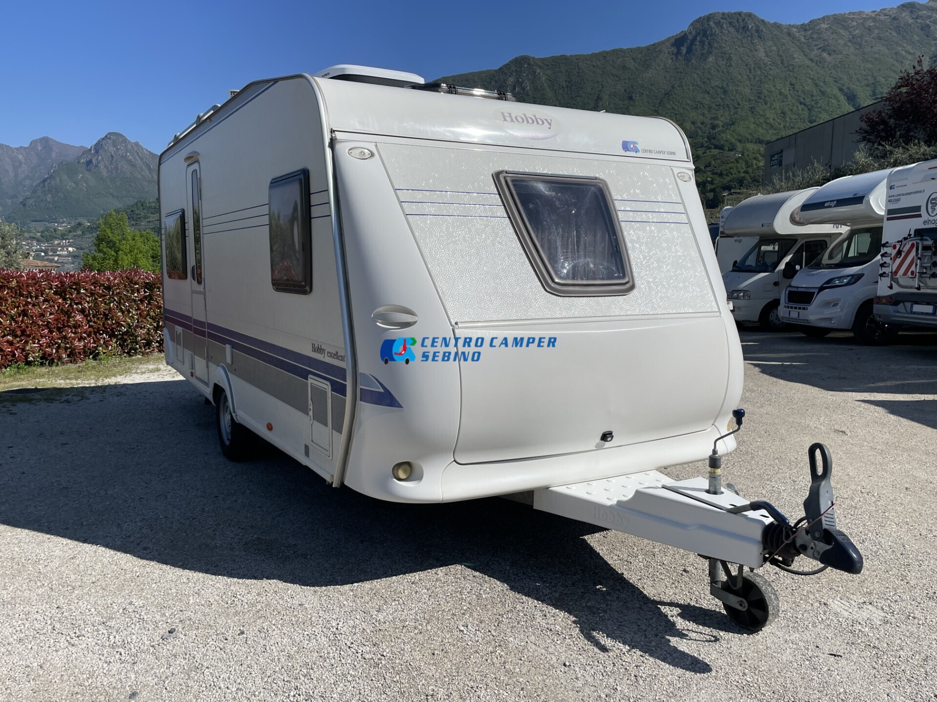 Hobby Excellent 495 UFe caravan 4 posti