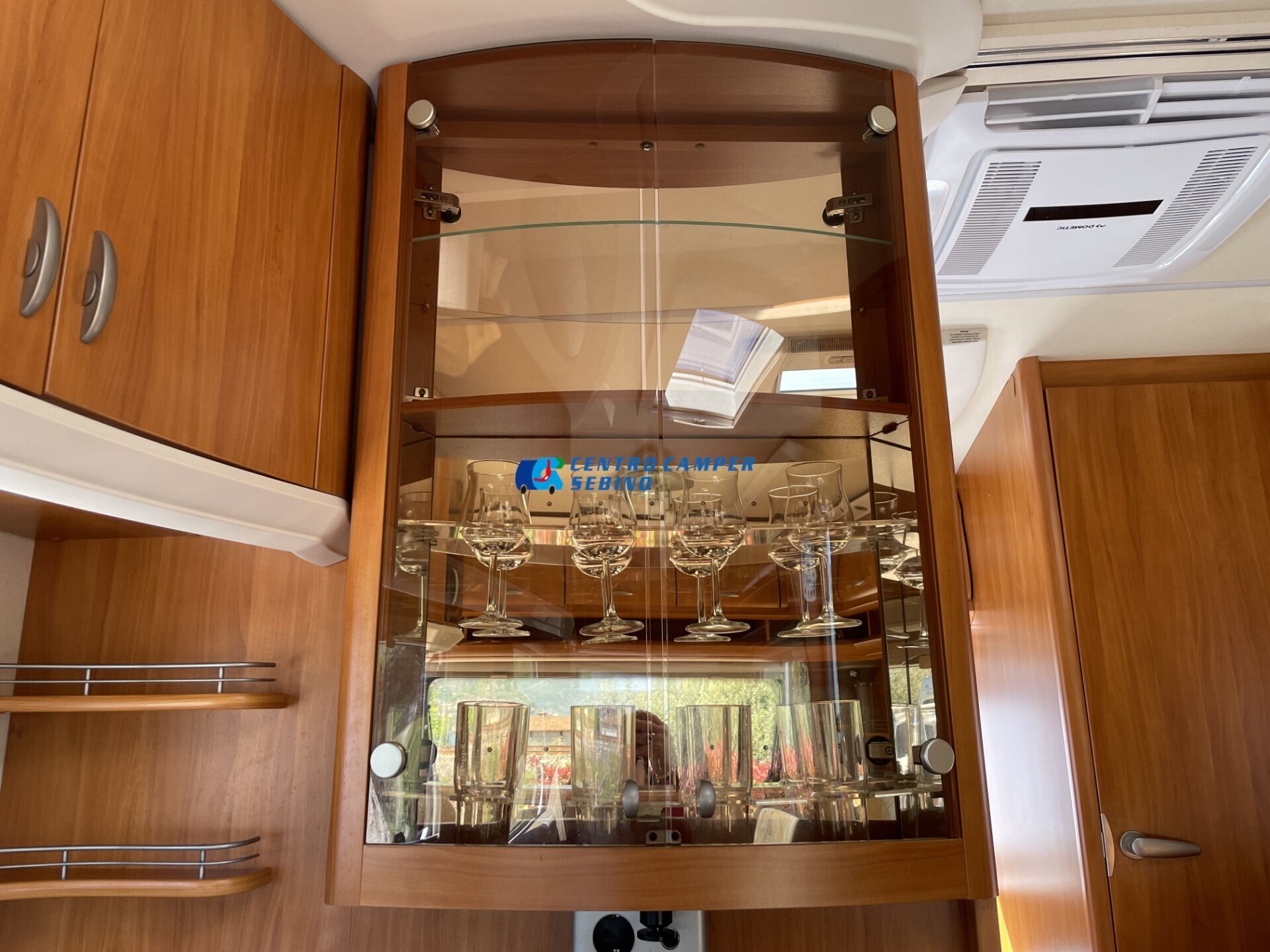 Hobby Excellent 495 UFe caravan 4 posti