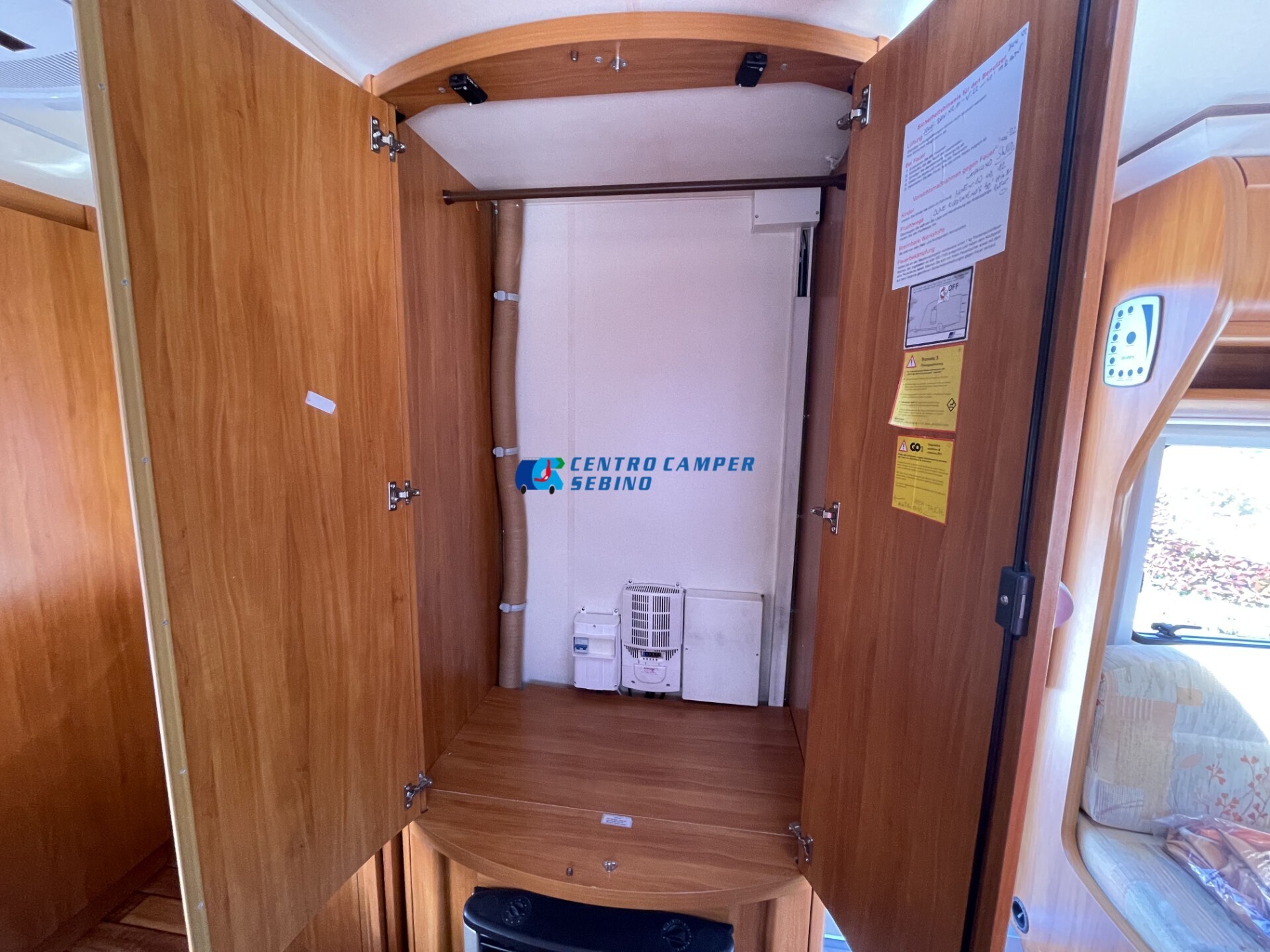 Hobby Excellent 495 UFe caravan 4 posti