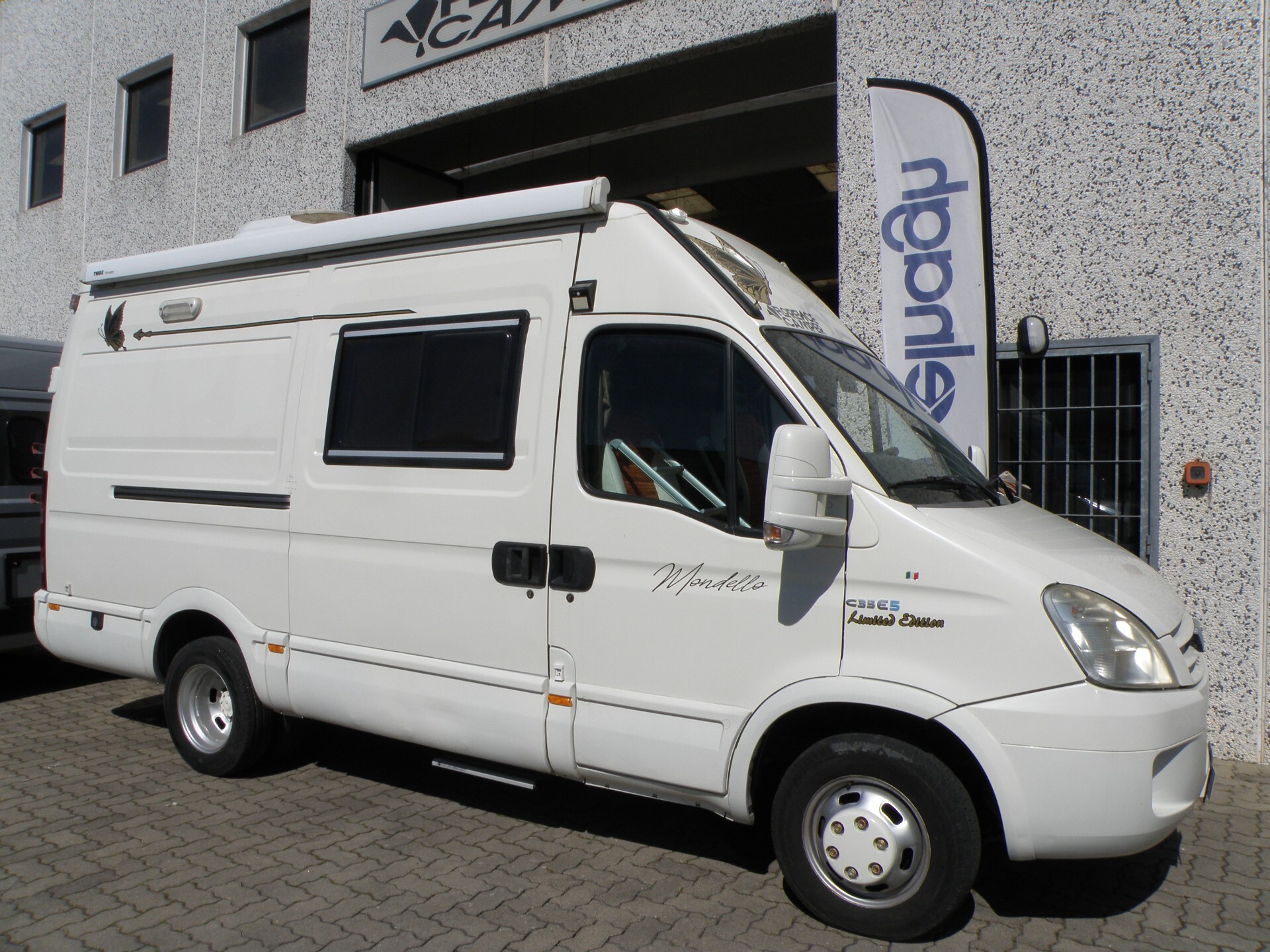 Iveco FLORENCE CAMPER MONDELLO PURO LETTO BASCULAN