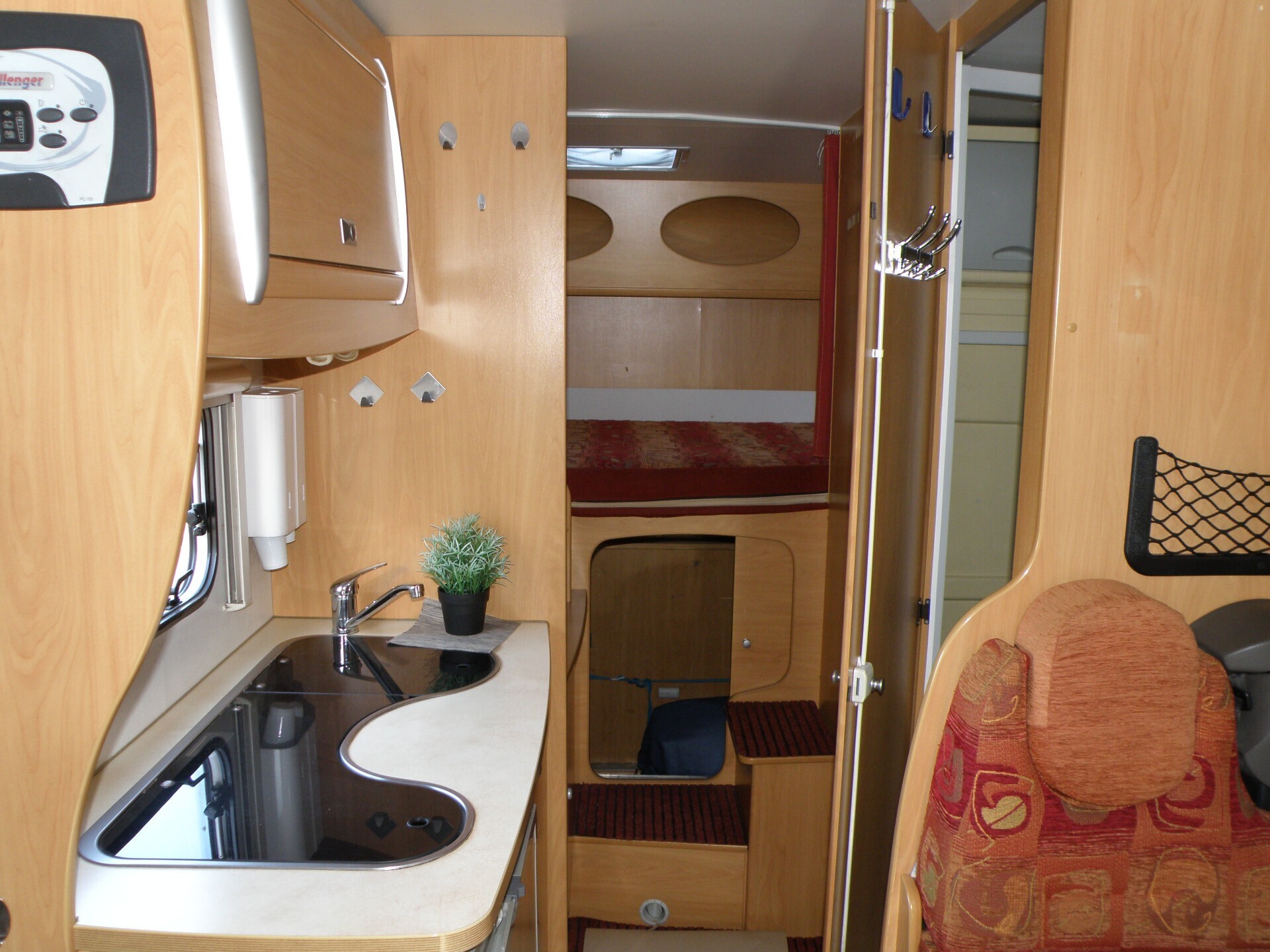 Challenger GENESIS 47 LETTO MATRIMONIALE CON GARAG
