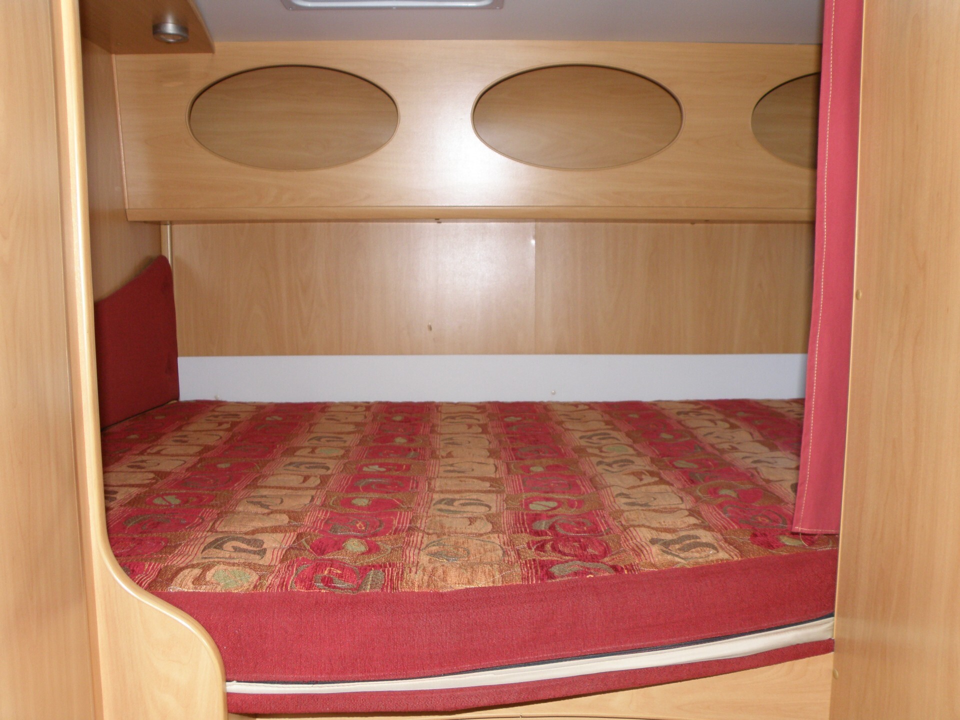 Challenger GENESIS 47 LETTO MATRIMONIALE CON GARAG